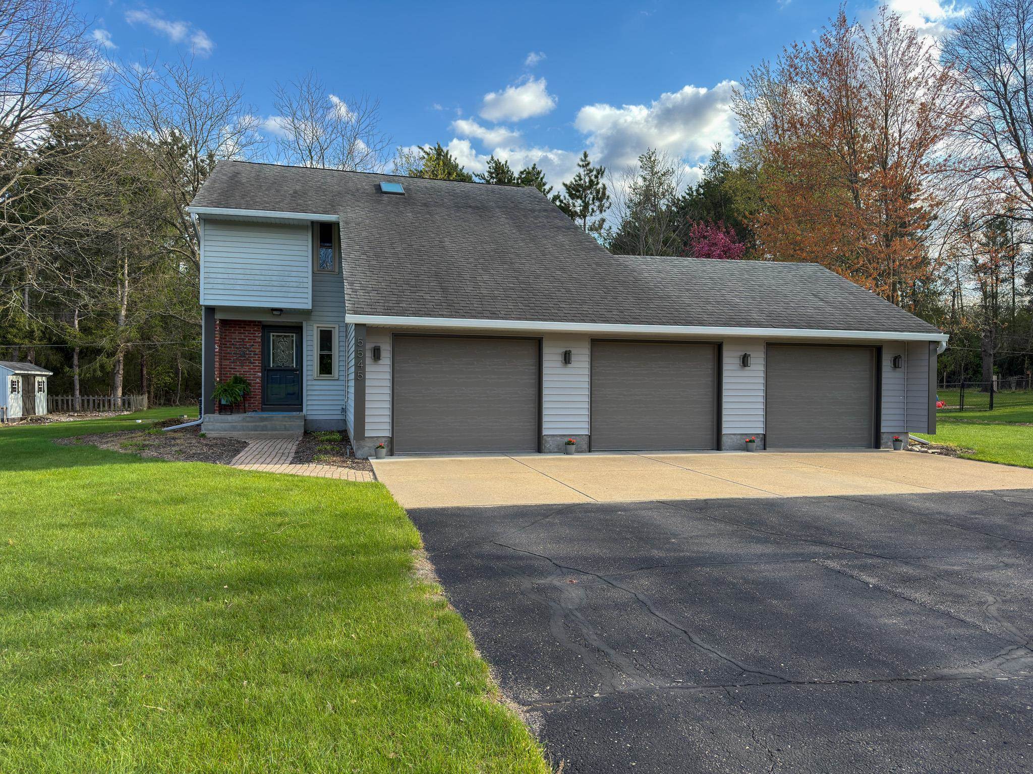 5545 RIVERVIEW COURT, Stevens Point, Wisconsin 54482, 3 Bedrooms Bedrooms, ,2 BathroomsBathrooms,Residential,For Sale,5545 RIVERVIEW COURT,22602113