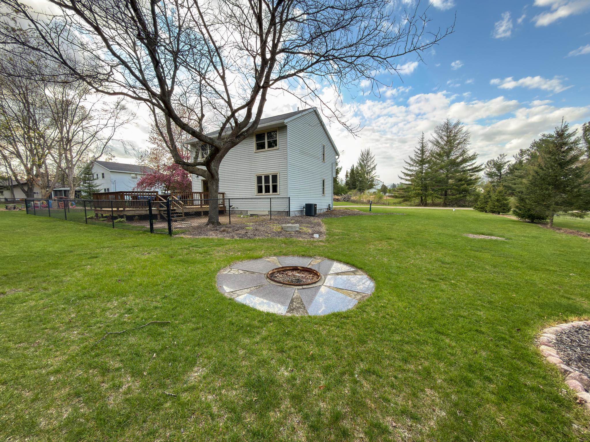 5545 RIVERVIEW COURT, Stevens Point, Wisconsin 54482, 3 Bedrooms Bedrooms, ,2 BathroomsBathrooms,Residential,For Sale,5545 RIVERVIEW COURT,22602113