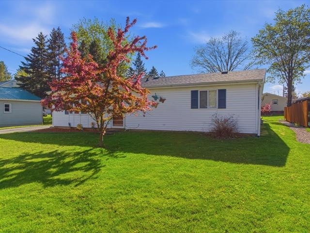606 N PLUM AVENUE, Marshfield, Wisconsin 54449, 4 Bedrooms Bedrooms, ,1 BathroomBathrooms,Residential,For Sale,606 N PLUM AVENUE,22602116