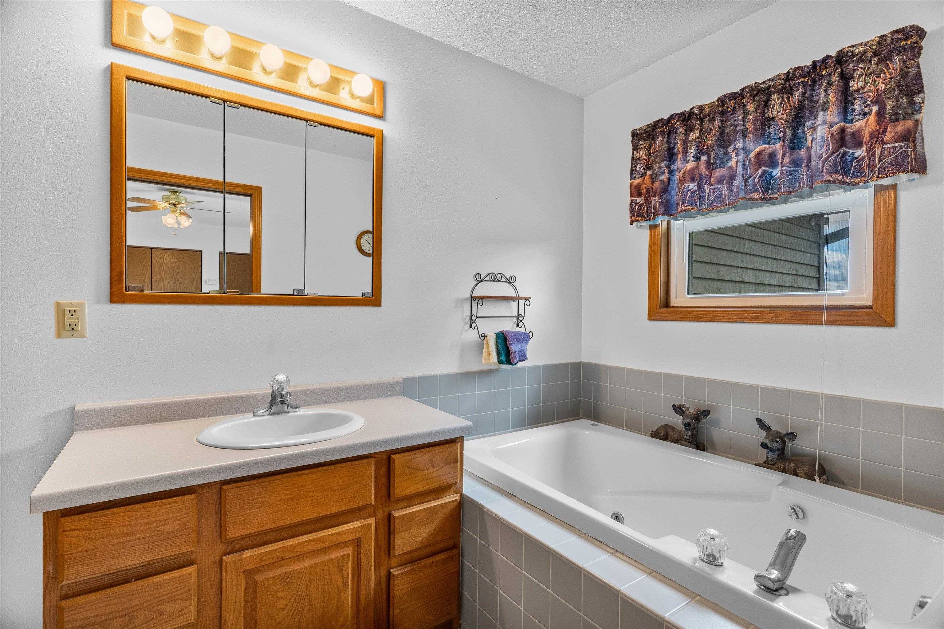 9816 LINCOLN AVENUE, Marshfield, Wisconsin 54449, 3 Bedrooms Bedrooms, ,2 BathroomsBathrooms,Residential,For Sale,9816 LINCOLN AVENUE,22602118