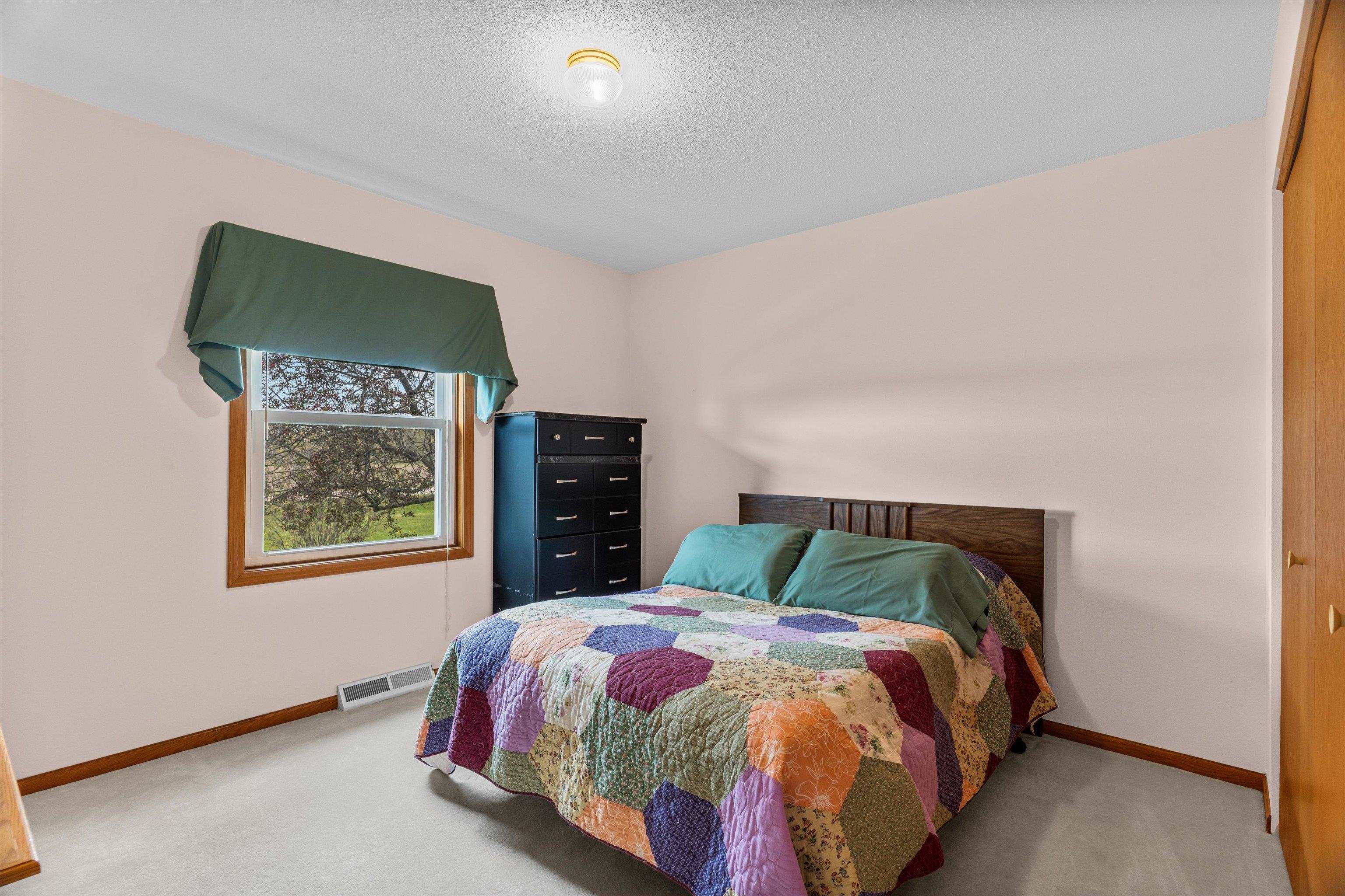9816 LINCOLN AVENUE, Marshfield, Wisconsin 54449, 3 Bedrooms Bedrooms, ,2 BathroomsBathrooms,Residential,For Sale,9816 LINCOLN AVENUE,22602118