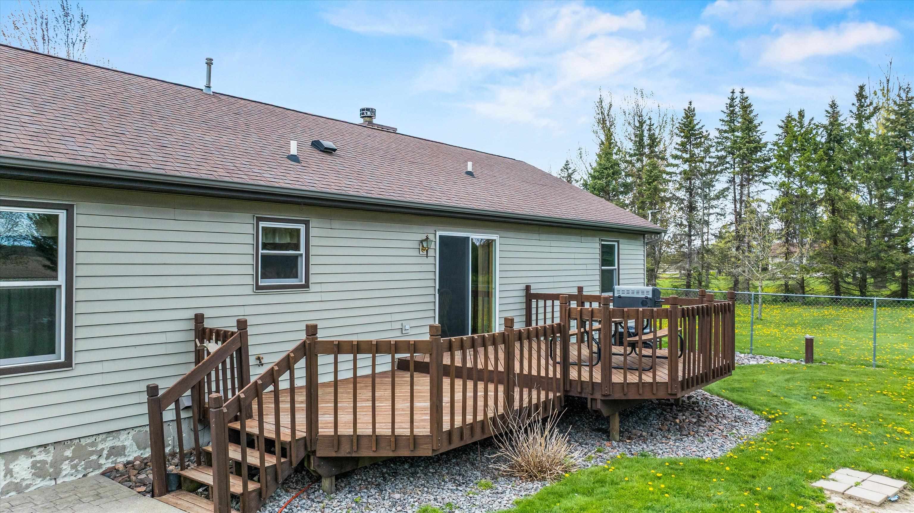 9816 LINCOLN AVENUE, Marshfield, Wisconsin 54449, 3 Bedrooms Bedrooms, ,2 BathroomsBathrooms,Residential,For Sale,9816 LINCOLN AVENUE,22602118