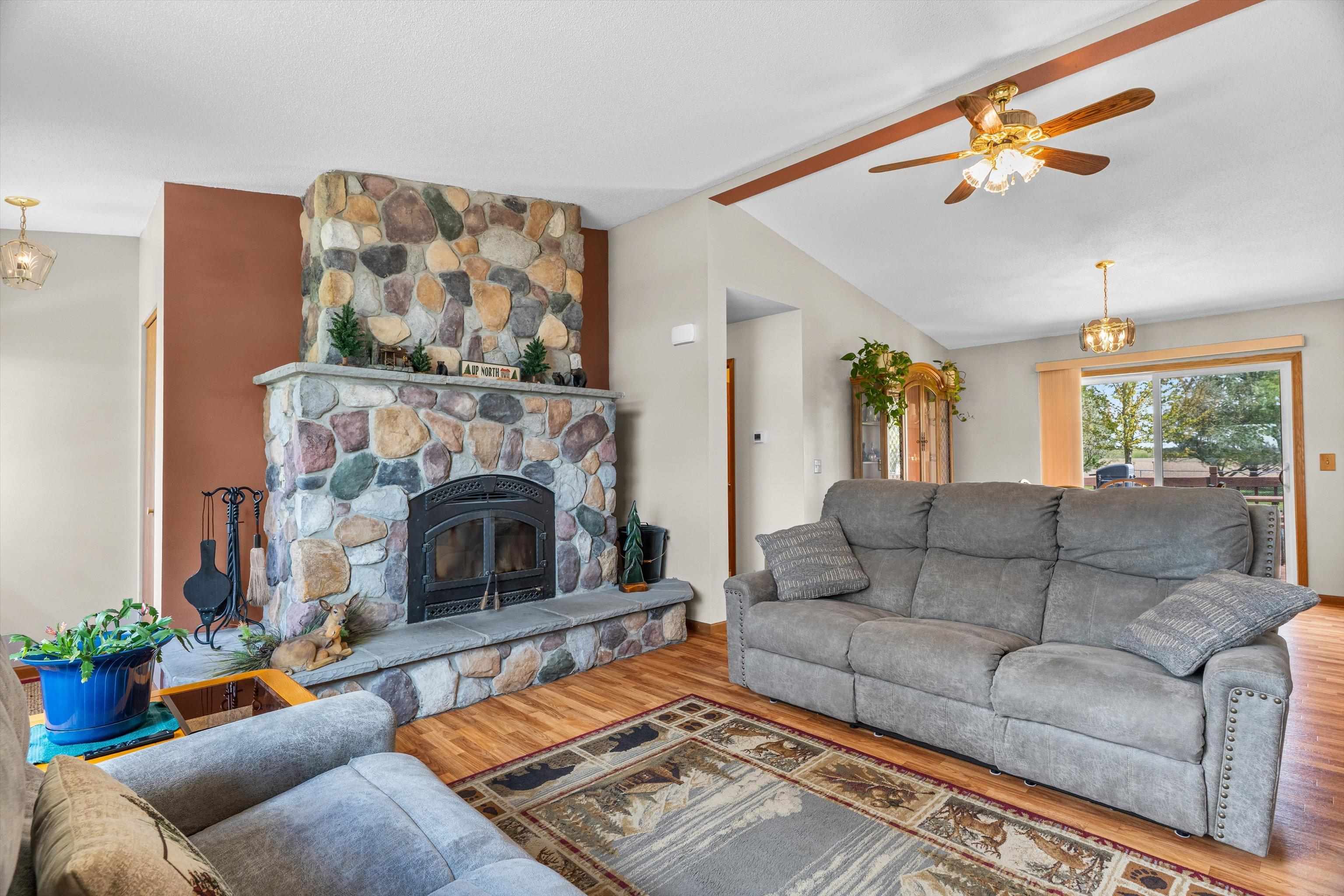 9816 LINCOLN AVENUE, Marshfield, Wisconsin 54449, 3 Bedrooms Bedrooms, ,2 BathroomsBathrooms,Residential,For Sale,9816 LINCOLN AVENUE,22602118