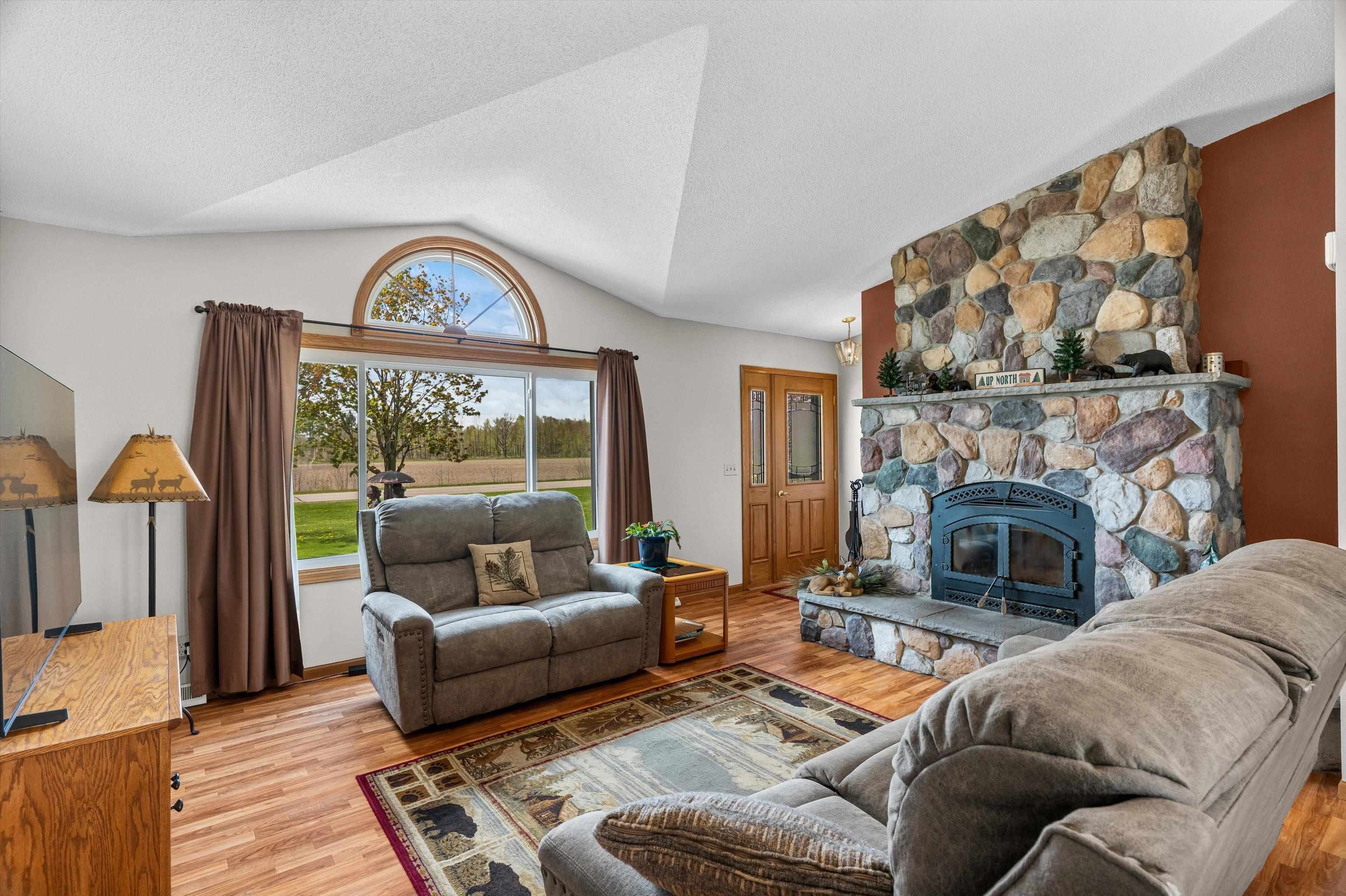 9816 LINCOLN AVENUE, Marshfield, Wisconsin 54449, 3 Bedrooms Bedrooms, ,2 BathroomsBathrooms,Residential,For Sale,9816 LINCOLN AVENUE,22602118