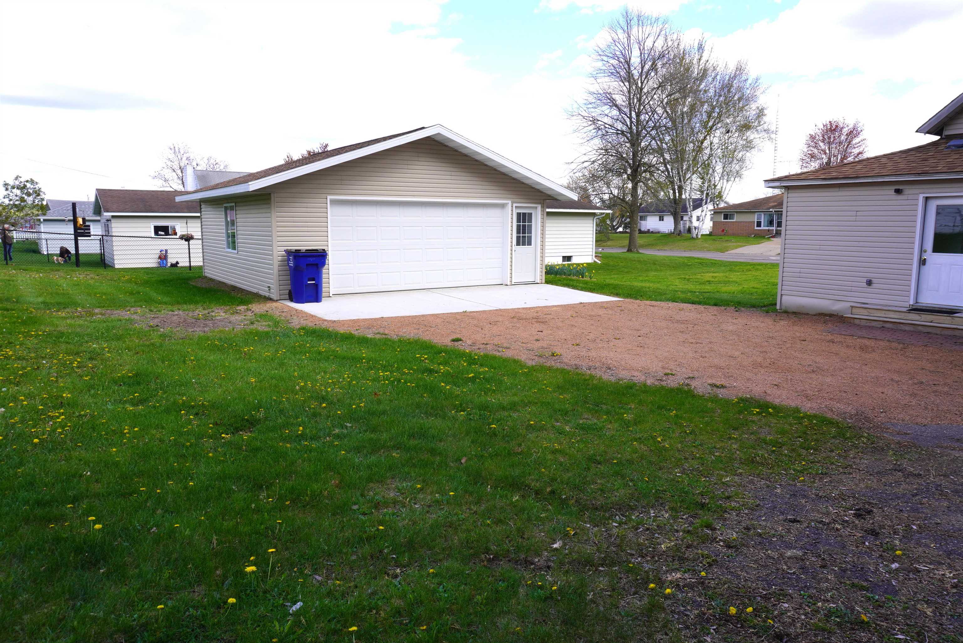 1706 E 7TH STREET, Merrill, Wisconsin 54452, 3 Bedrooms Bedrooms, ,2 BathroomsBathrooms,Residential,For Sale,1706 E 7TH STREET,22602123