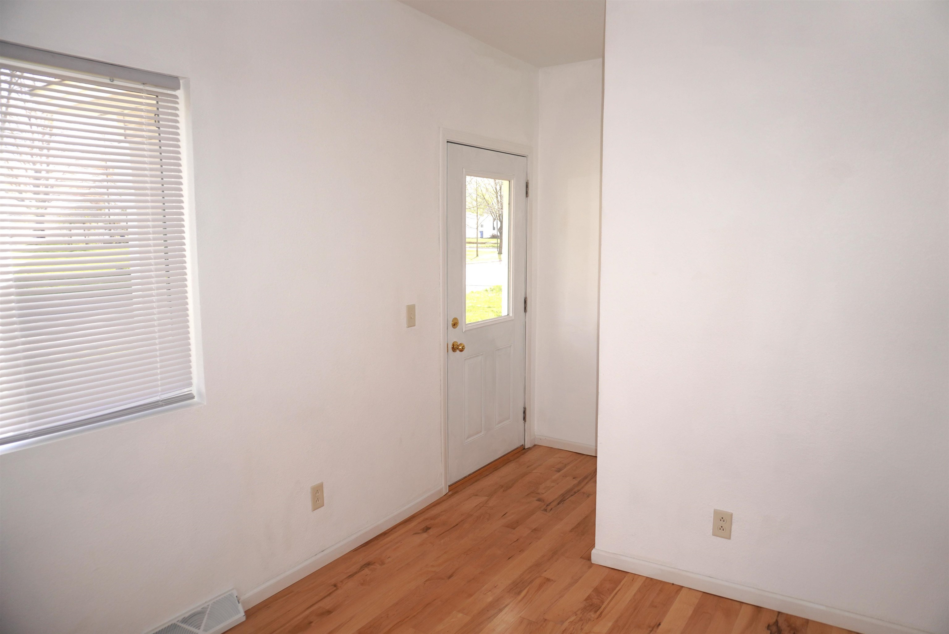1706 E 7TH STREET, Merrill, Wisconsin 54452, 3 Bedrooms Bedrooms, ,2 BathroomsBathrooms,Residential,For Sale,1706 E 7TH STREET,22602123