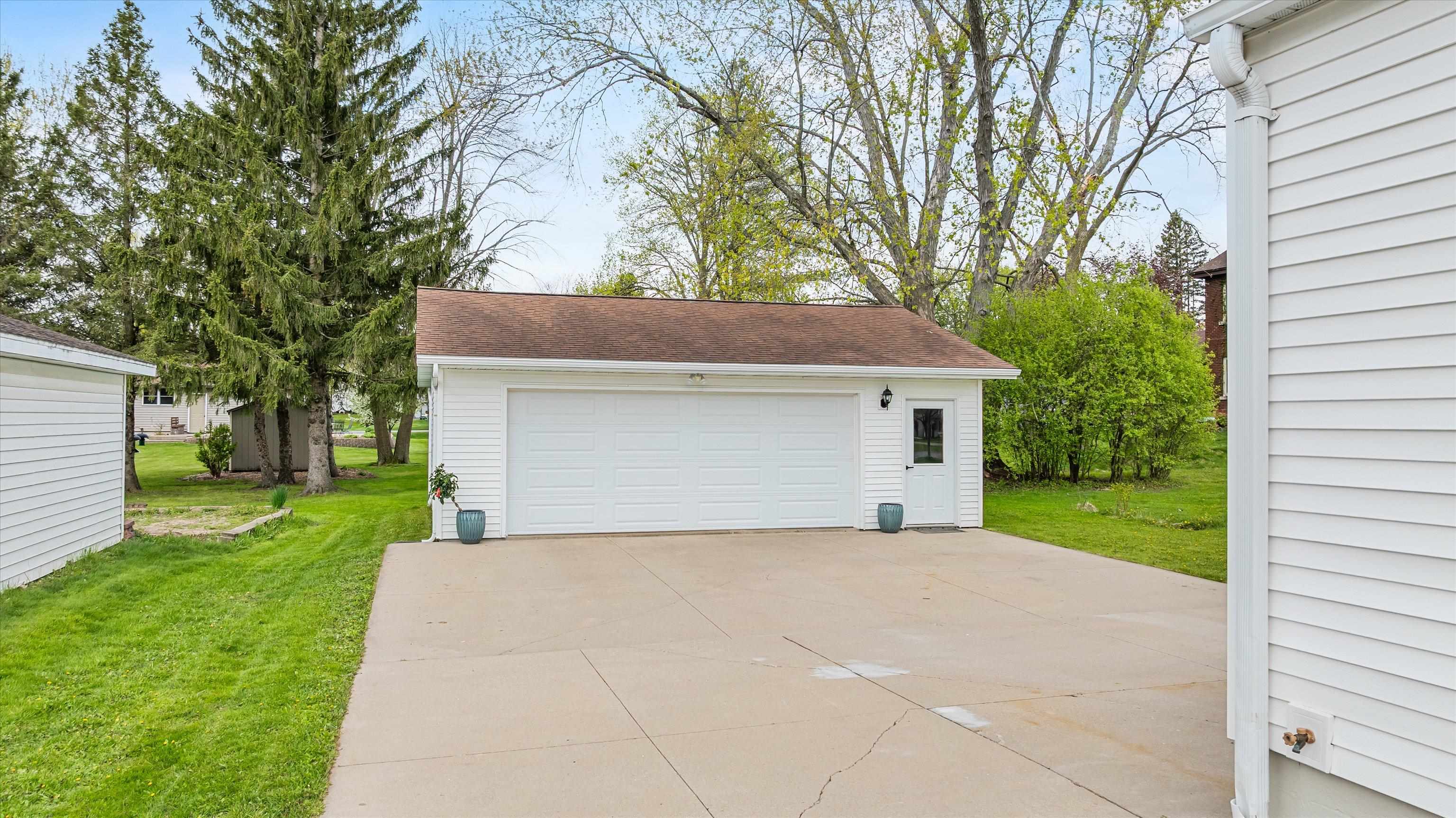 806 E DOEGE STREET, Marshfield, Wisconsin 54449, 3 Bedrooms Bedrooms, ,1 BathroomBathrooms,Residential,For Sale,806 E DOEGE STREET,22602125