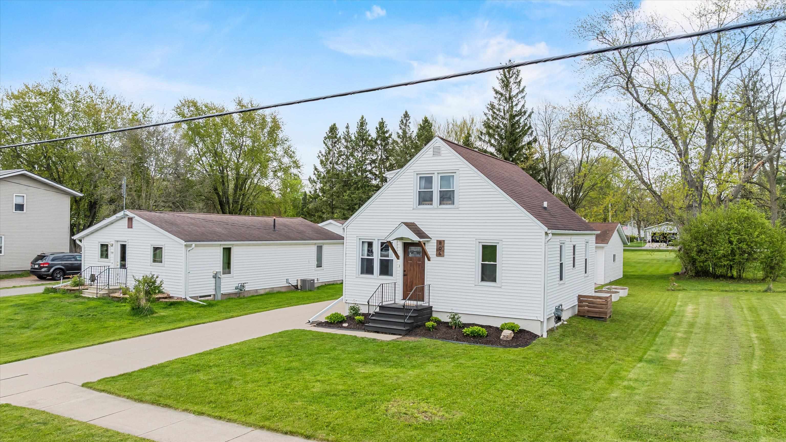 806 E DOEGE STREET, Marshfield, Wisconsin 54449, 3 Bedrooms Bedrooms, ,1 BathroomBathrooms,Residential,For Sale,806 E DOEGE STREET,22602125