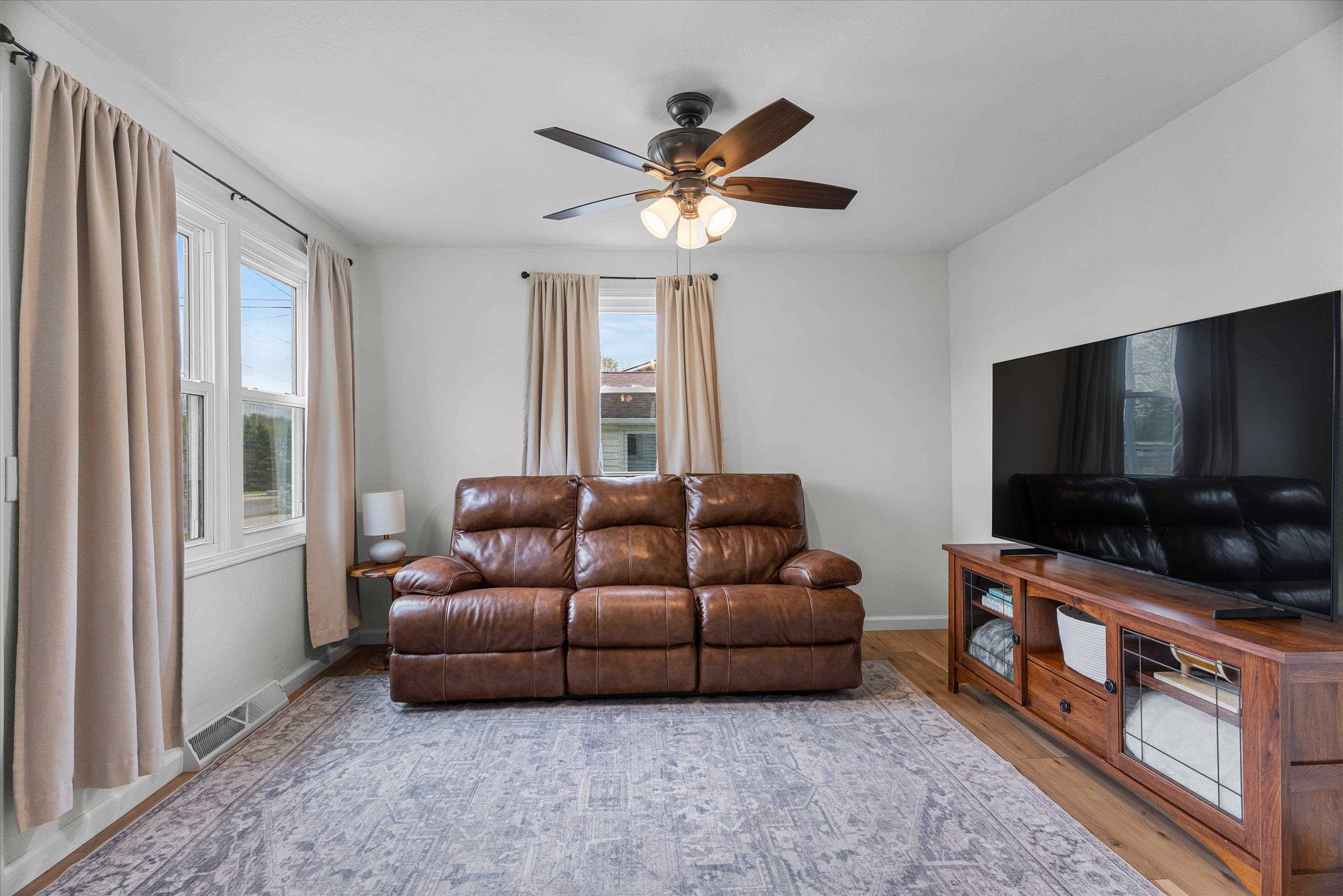 806 E DOEGE STREET, Marshfield, Wisconsin 54449, 3 Bedrooms Bedrooms, ,1 BathroomBathrooms,Residential,For Sale,806 E DOEGE STREET,22602125