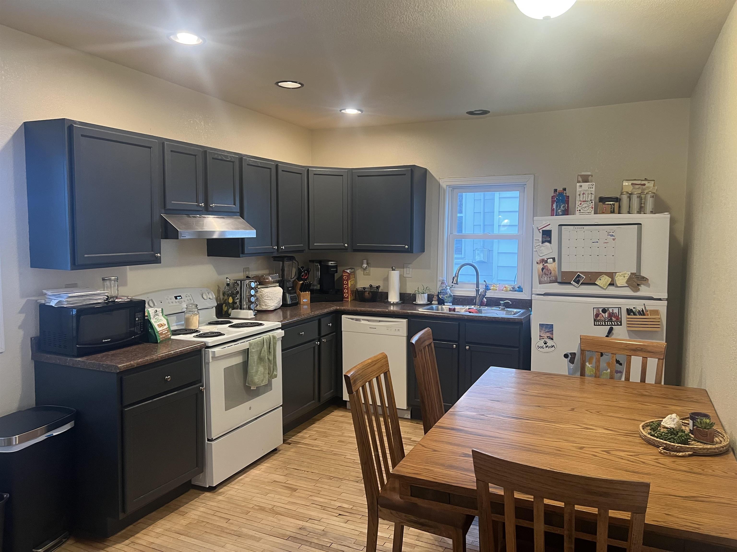 325 WASHINGTON AVENUE, Stevens Point, Wisconsin 54481, 3 Bedrooms Bedrooms, ,1 BathroomBathrooms,Residential,For Sale,325 WASHINGTON AVENUE,22602126
