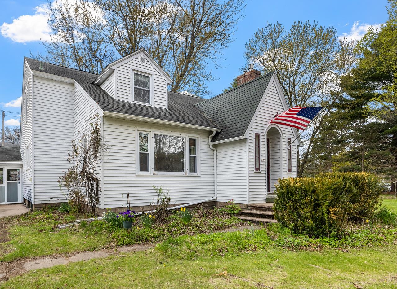 1105 E 9TH STREET, Merrill, Wisconsin 54452, 6 Bedrooms Bedrooms, ,2 BathroomsBathrooms,Residential,For Sale,1105 E 9TH STREET,22602128