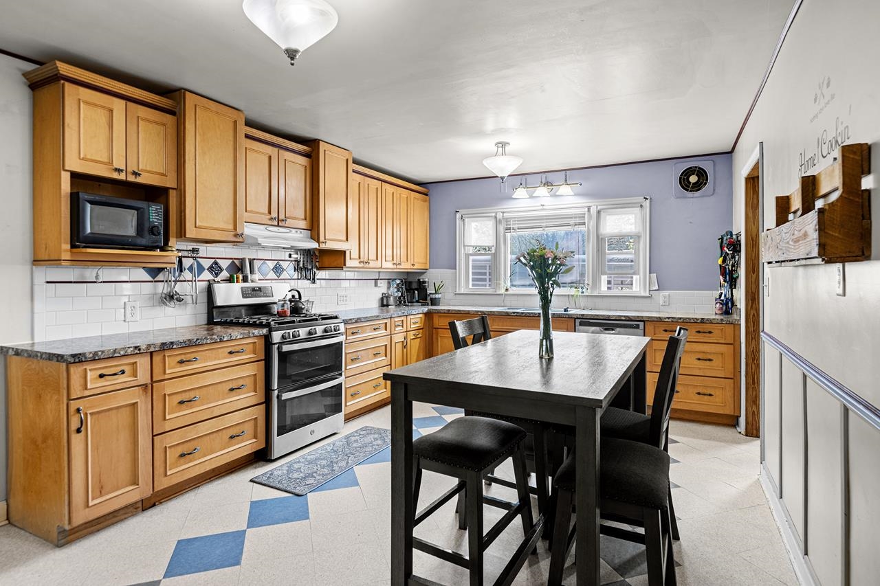 1105 E 9TH STREET, Merrill, Wisconsin 54452, 6 Bedrooms Bedrooms, ,2 BathroomsBathrooms,Residential,For Sale,1105 E 9TH STREET,22602128
