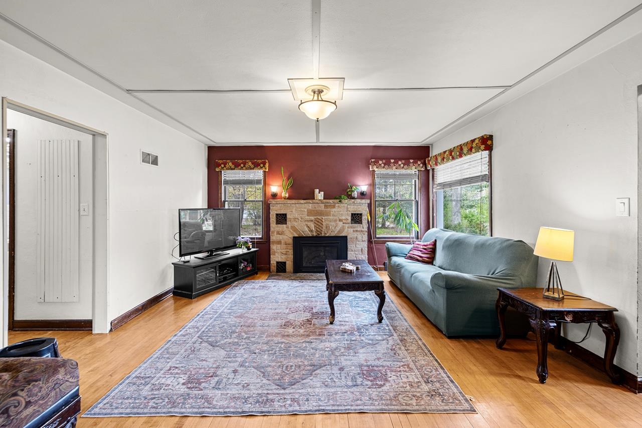 1105 E 9TH STREET, Merrill, Wisconsin 54452, 6 Bedrooms Bedrooms, ,2 BathroomsBathrooms,Residential,For Sale,1105 E 9TH STREET,22602128