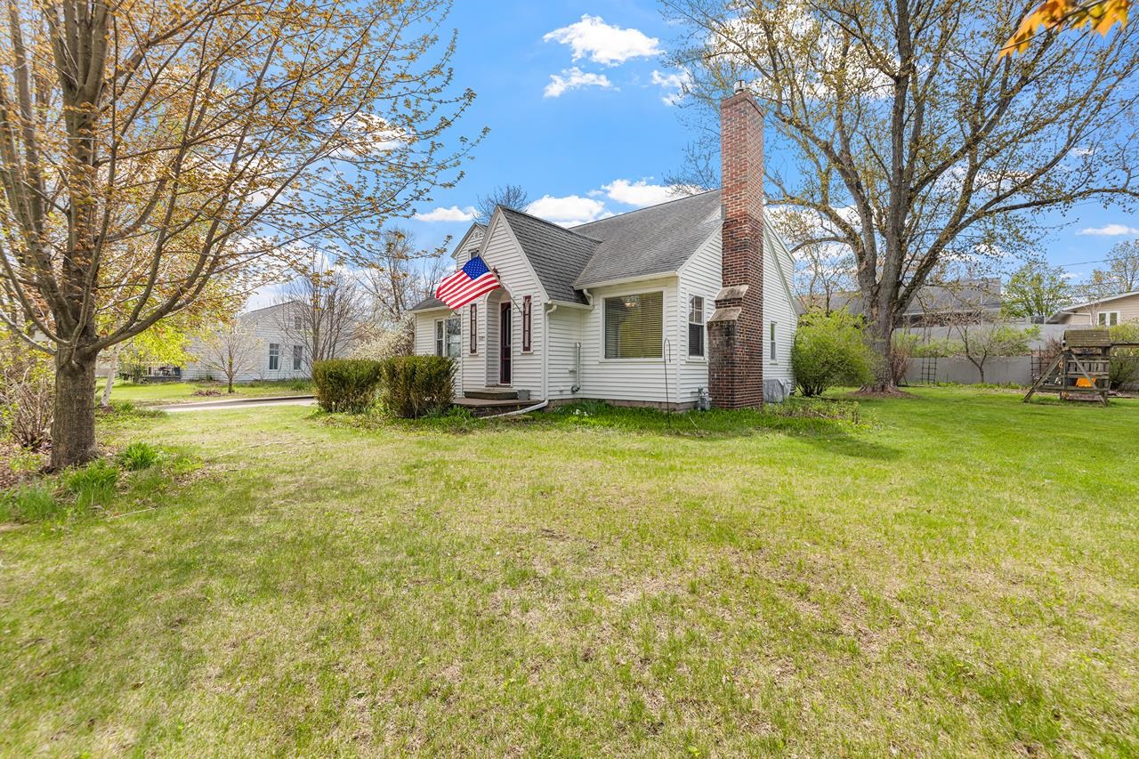 1105 E 9TH STREET, Merrill, Wisconsin 54452, 6 Bedrooms Bedrooms, ,2 BathroomsBathrooms,Residential,For Sale,1105 E 9TH STREET,22602128
