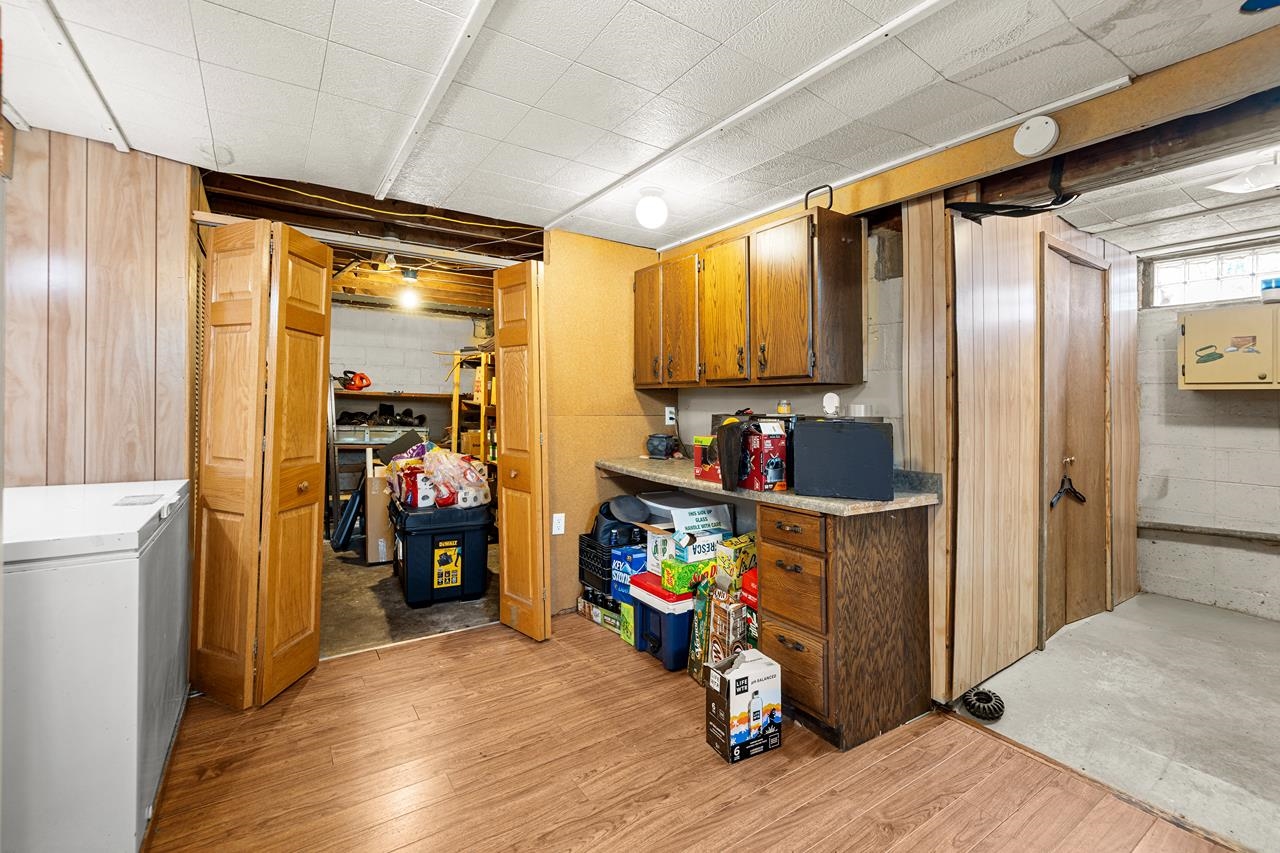 1105 E 9TH STREET, Merrill, Wisconsin 54452, 6 Bedrooms Bedrooms, ,2 BathroomsBathrooms,Residential,For Sale,1105 E 9TH STREET,22602128