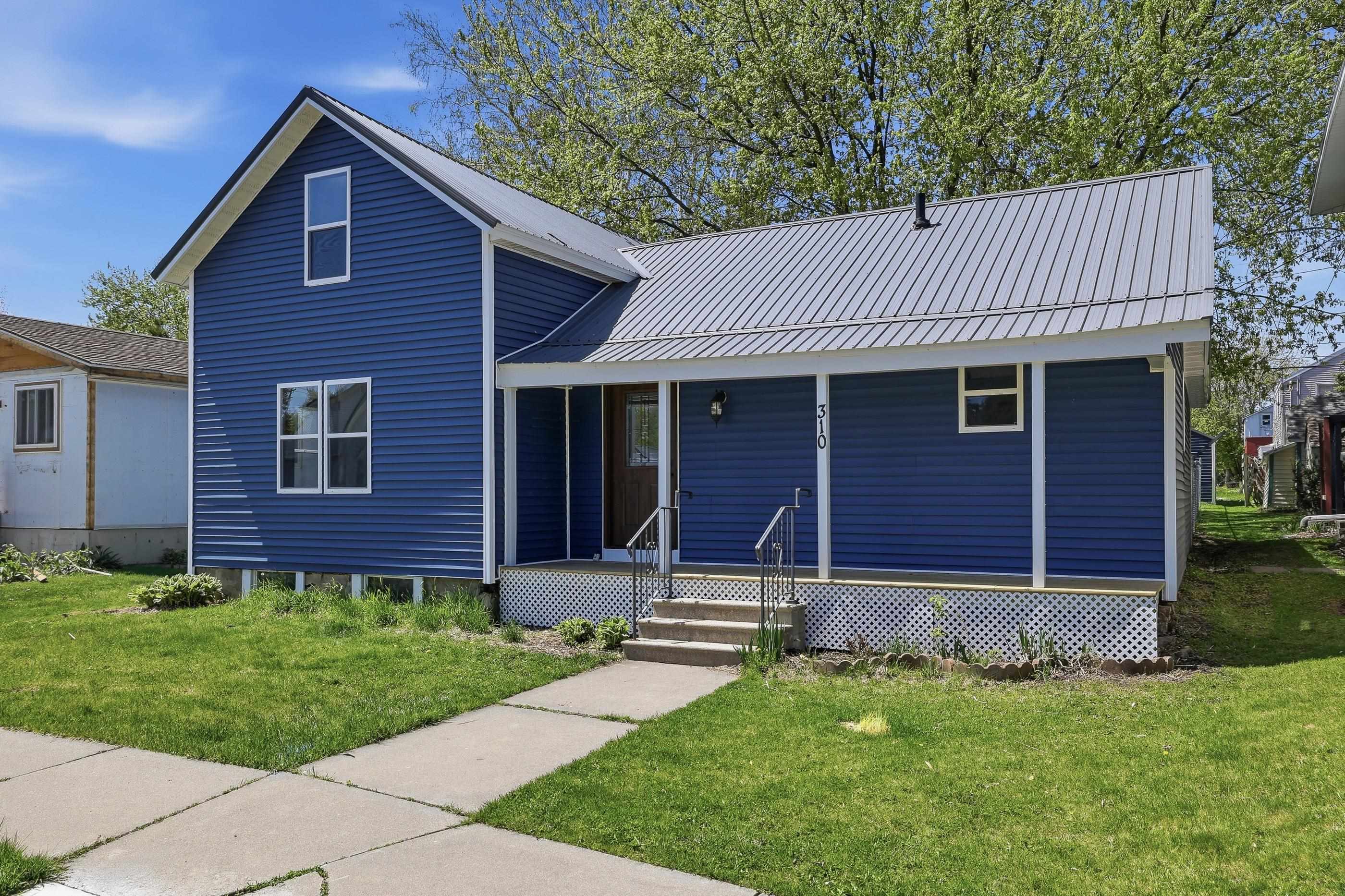 310 N MAPLE AVENUE, Marshfield, Wisconsin 54449, 4 Bedrooms Bedrooms, ,1 BathroomBathrooms,Residential,For Sale,310 N MAPLE AVENUE,22602140