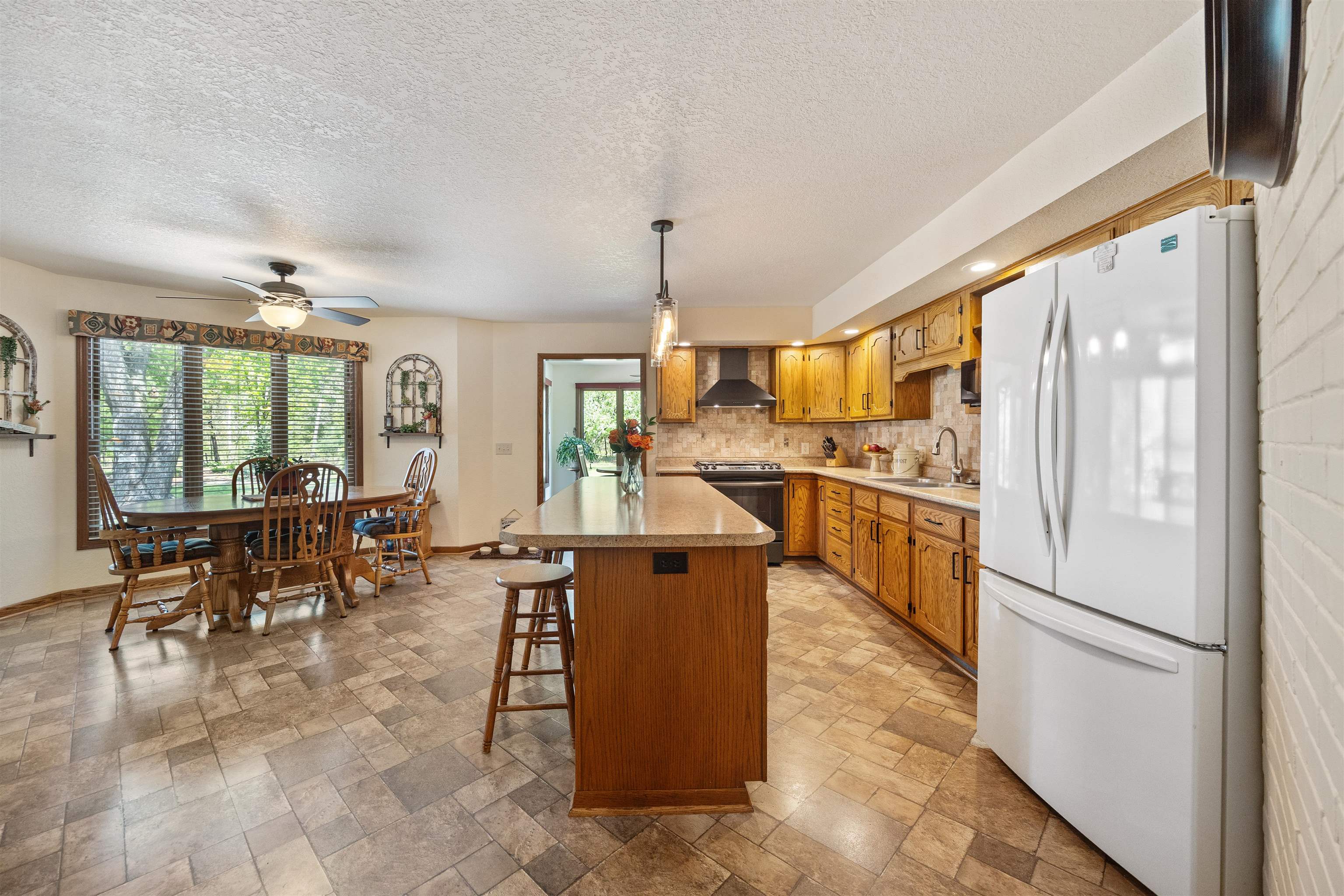 101 14TH AVENUE, Nekoosa, Wisconsin 54457, 3 Bedrooms Bedrooms, ,2 BathroomsBathrooms,Residential,For Sale,101 14TH AVENUE,22602144
