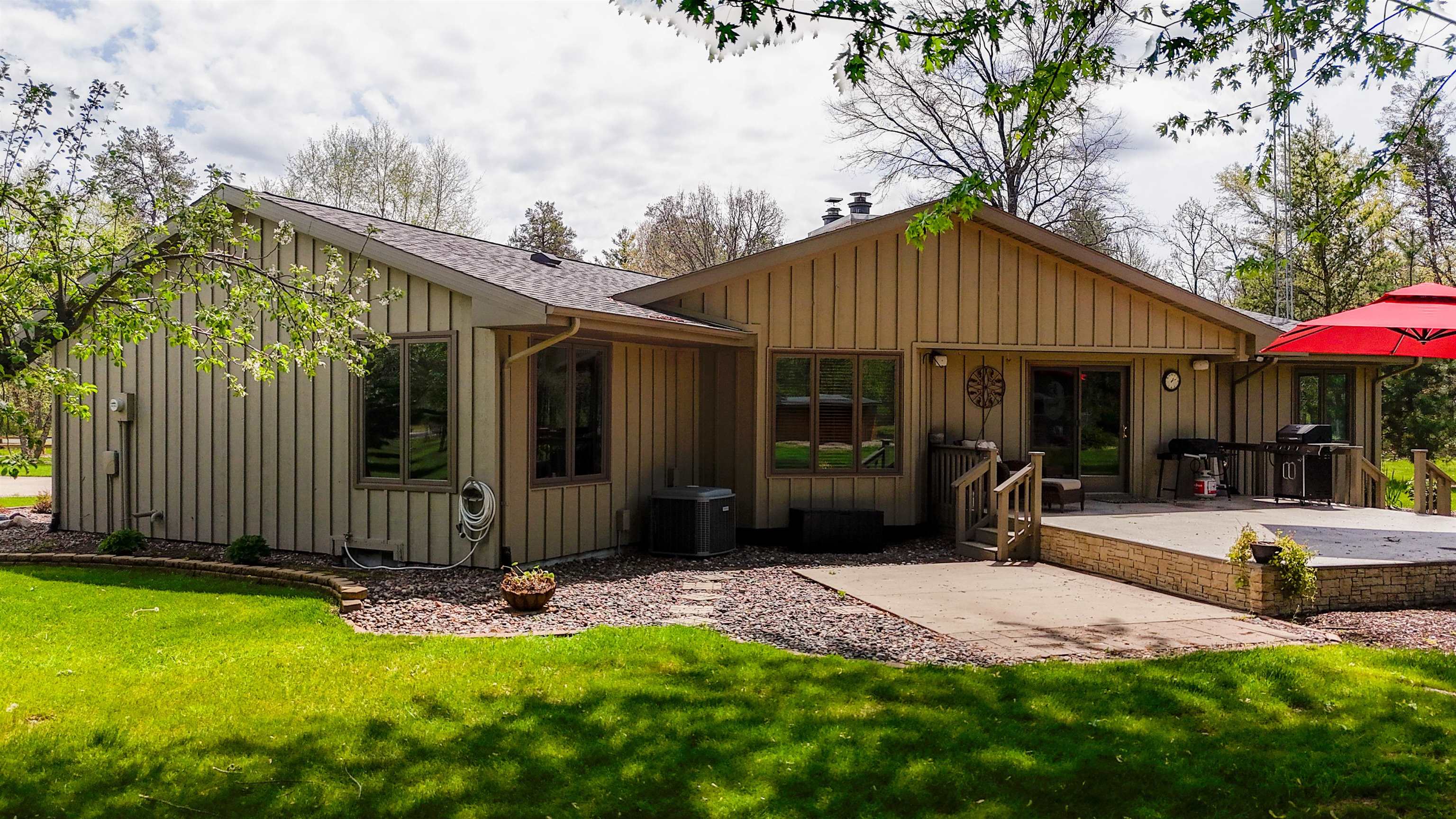 101 14TH AVENUE, Nekoosa, Wisconsin 54457, 3 Bedrooms Bedrooms, ,2 BathroomsBathrooms,Residential,For Sale,101 14TH AVENUE,22602144