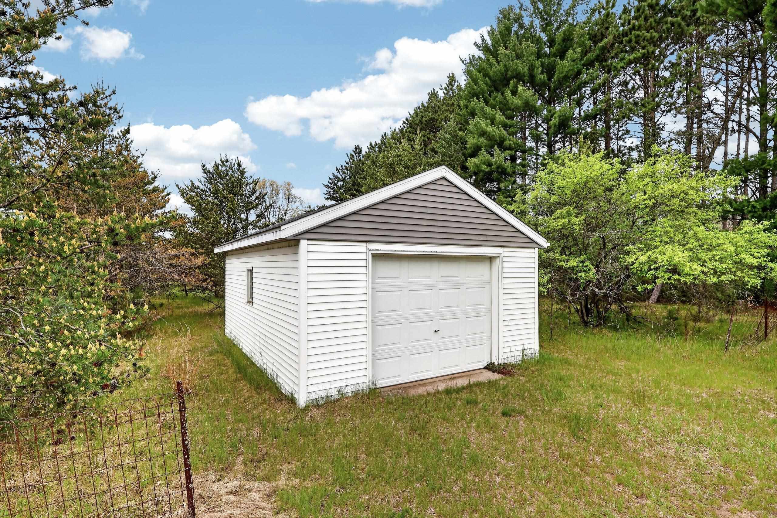 4750 COUNTY LINE ROAD, Nekoosa, Wisconsin 54457, 2 Bedrooms Bedrooms, ,1 BathroomBathrooms,Residential,For Sale,4750 COUNTY LINE ROAD,22602145