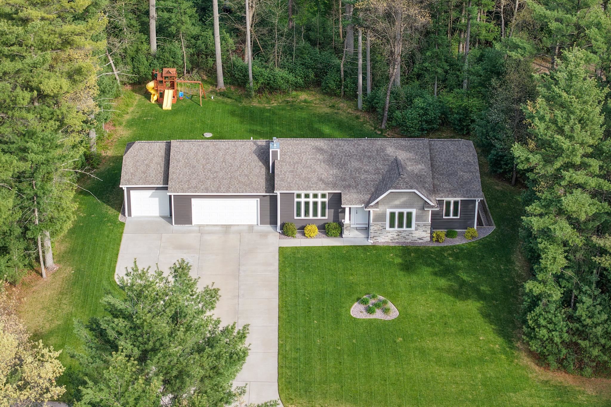 2430 CRYSTAL LANE, Wisconsin Rapids, Wisconsin 54494, 4 Bedrooms Bedrooms, ,3 BathroomsBathrooms,Residential,For Sale,2430 CRYSTAL LANE,22602153