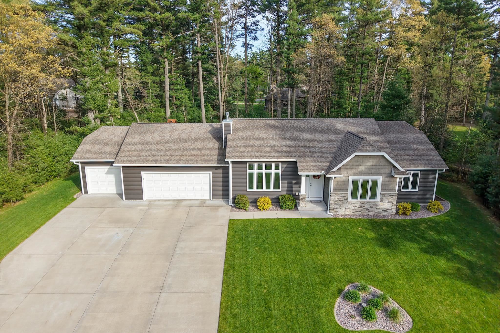 2430 CRYSTAL LANE, Wisconsin Rapids, Wisconsin 54494, 4 Bedrooms Bedrooms, ,3 BathroomsBathrooms,Residential,For Sale,2430 CRYSTAL LANE,22602153