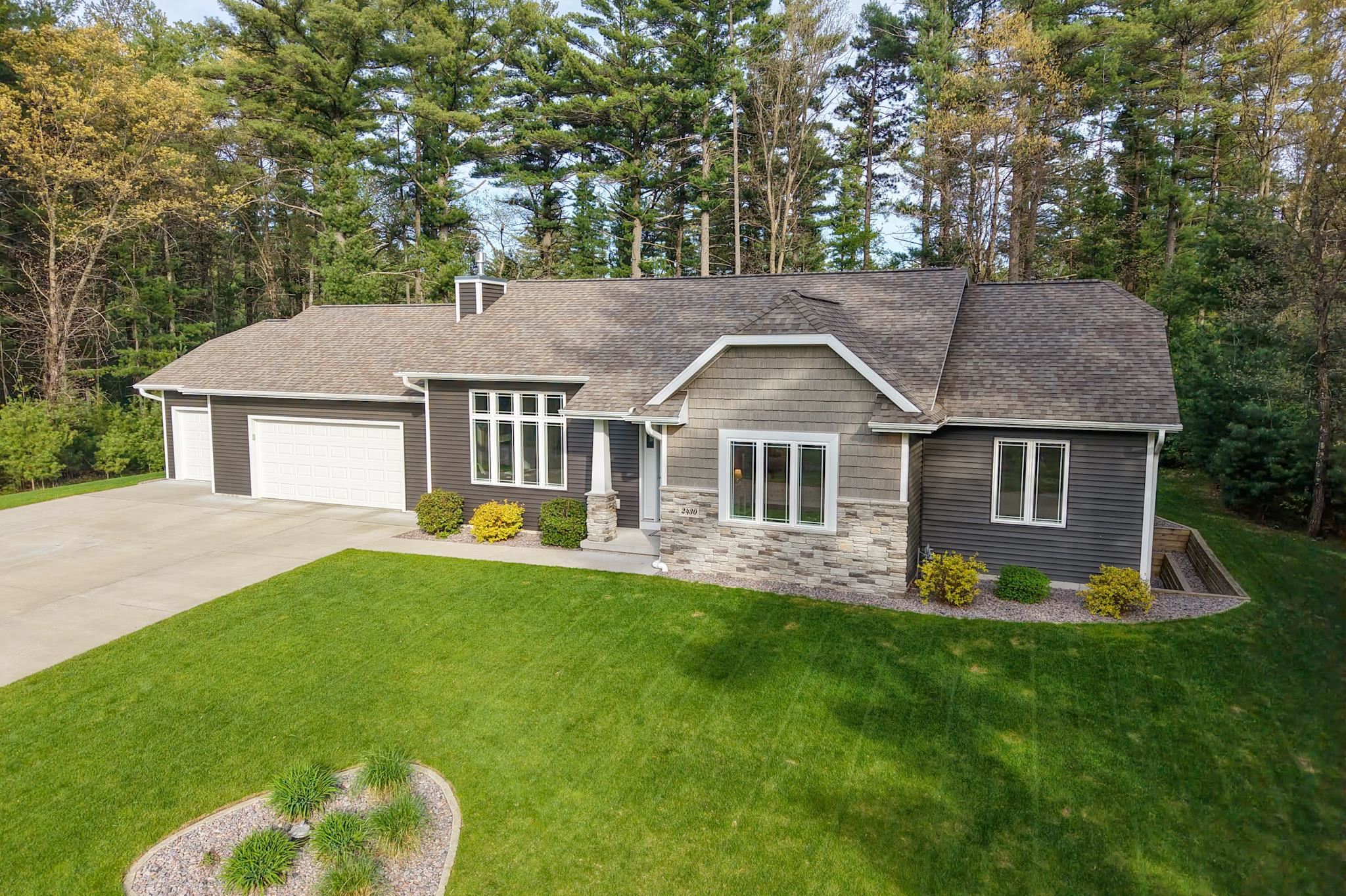 2430 CRYSTAL LANE, Wisconsin Rapids, Wisconsin 54494, 4 Bedrooms Bedrooms, ,3 BathroomsBathrooms,Residential,For Sale,2430 CRYSTAL LANE,22602153
