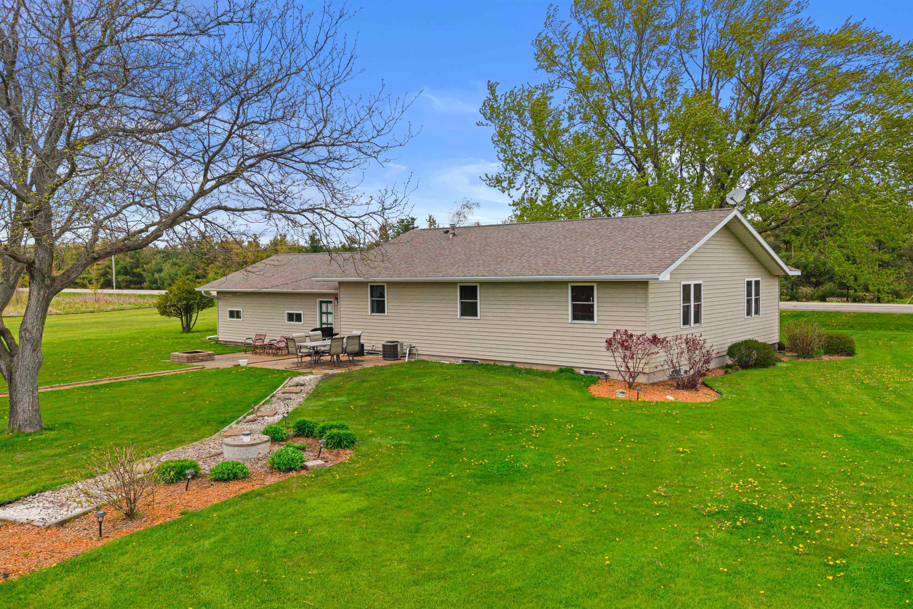 5805 COUNTY HIGHWAY F, Wisconsin Rapids, Wisconsin 54495, 3 Bedrooms Bedrooms, ,1 BathroomBathrooms,Residential,For Sale,5805 COUNTY HIGHWAY F,22602160