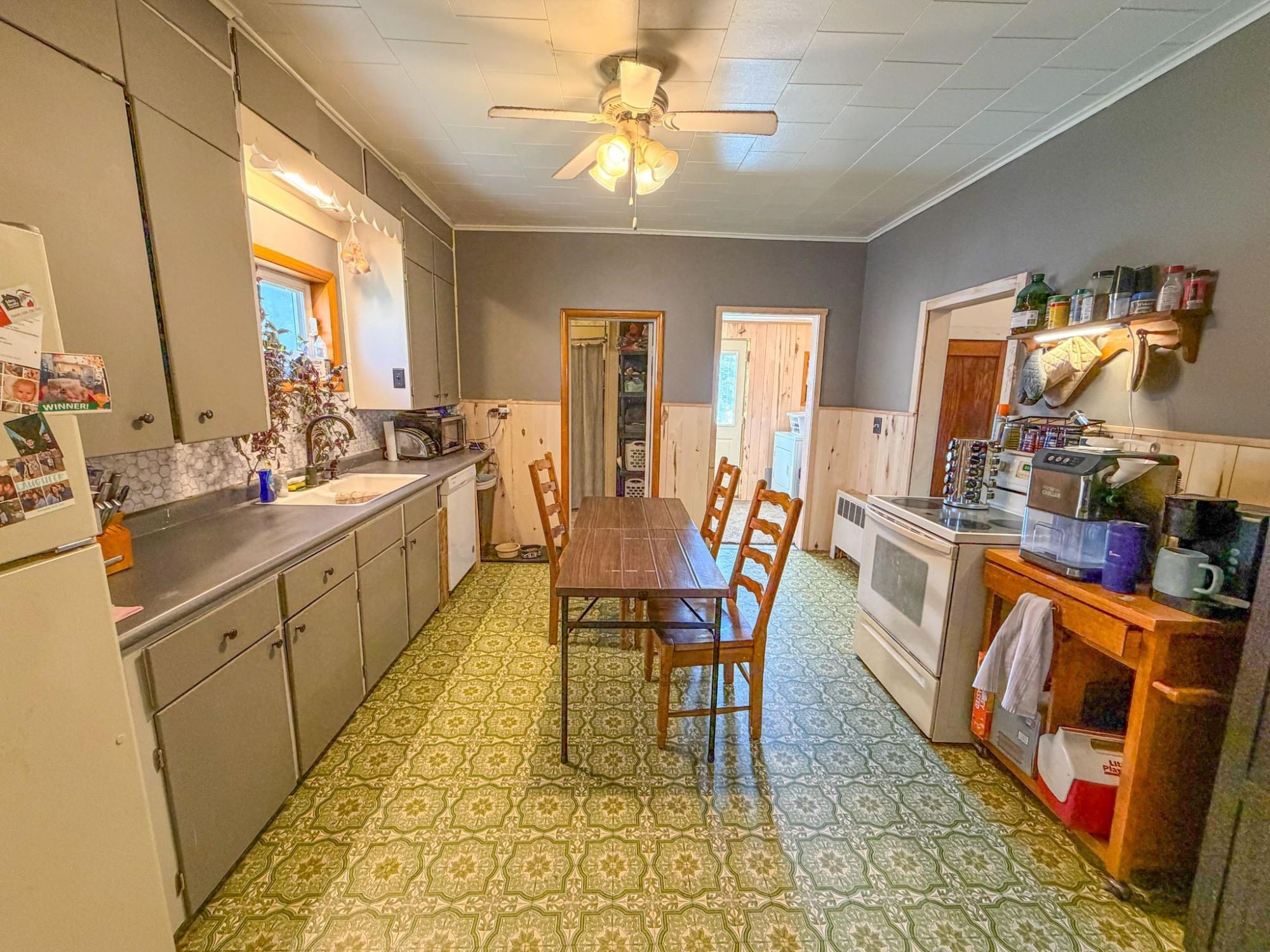 434 S WEST STREET, Mellen, Wisconsin 54546, 3 Bedrooms Bedrooms, ,1 BathroomBathrooms,Residential,For Sale,434 S WEST STREET,22602173