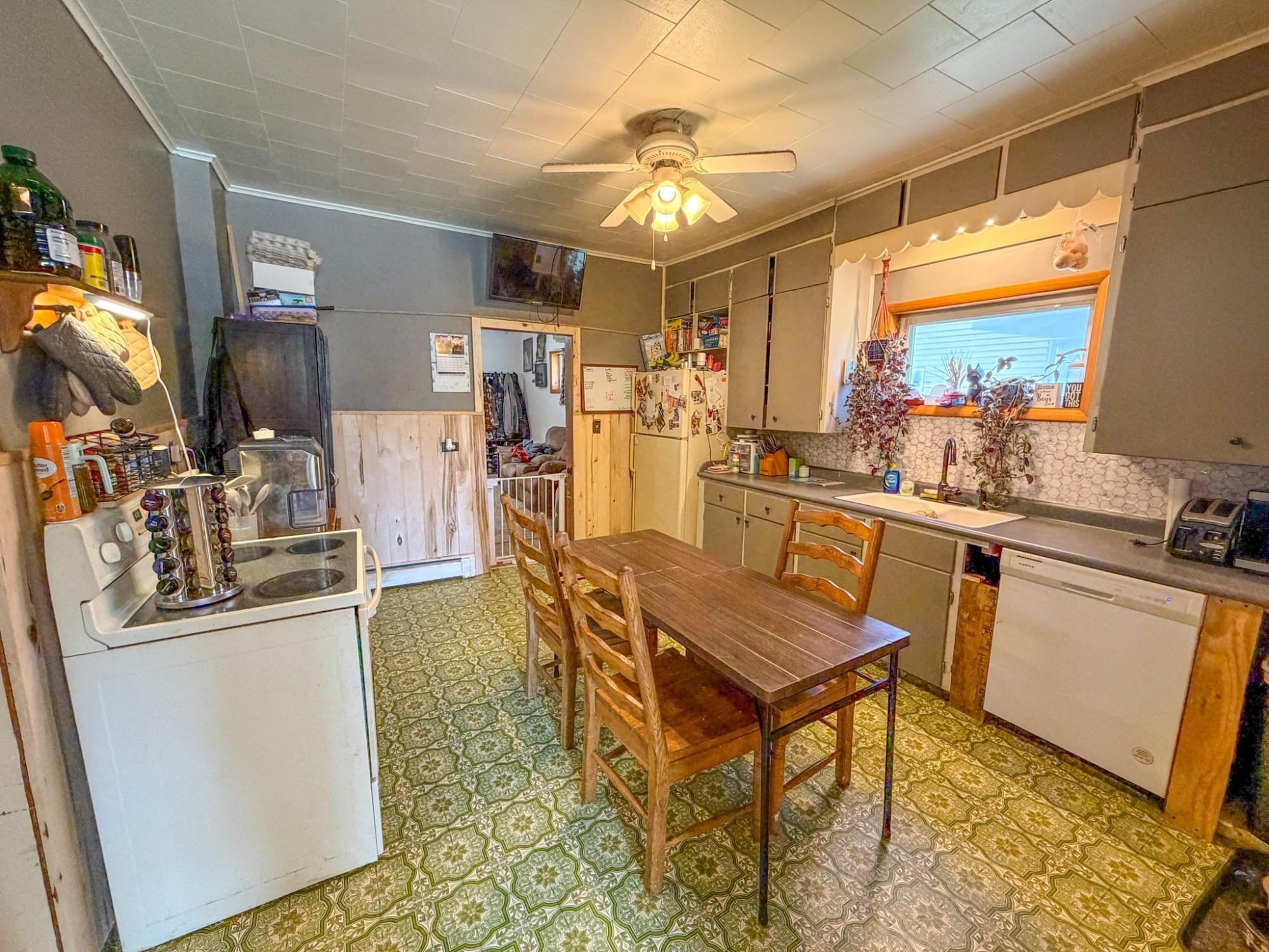 434 S WEST STREET, Mellen, Wisconsin 54546, 3 Bedrooms Bedrooms, ,1 BathroomBathrooms,Residential,For Sale,434 S WEST STREET,22602173