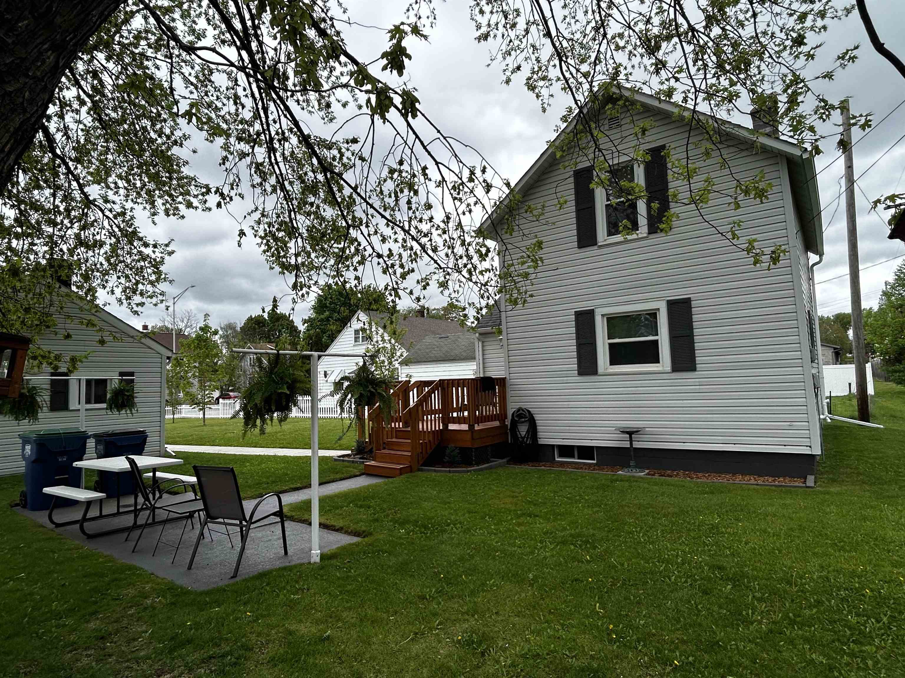 907 N 3RD AVENUE, Wausau, Wisconsin 54401, 2 Bedrooms Bedrooms, ,2 BathroomsBathrooms,Residential,For Sale,907 N 3RD AVENUE,22602177