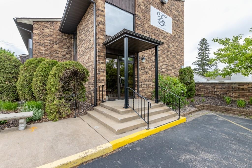 1212 GRAND AVENUE, Wausau, Wisconsin 54403, 1 Bedroom Bedrooms, ,1 BathroomBathrooms,Residential,For Sale,1212 GRAND AVENUE,22602180