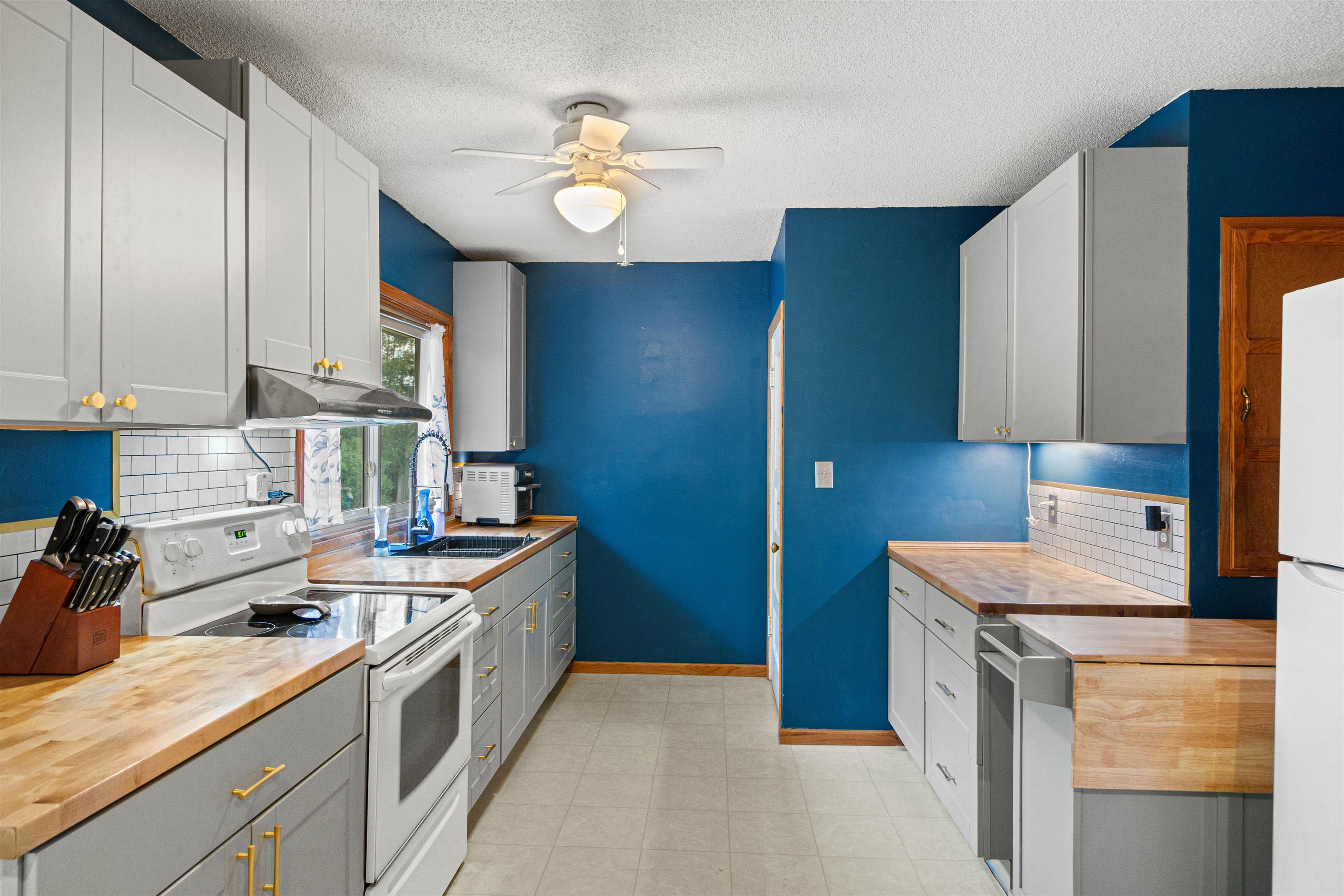 1101 FRANCIS STREET, Stevens Point, Wisconsin 54481, 3 Bedrooms Bedrooms, ,2 BathroomsBathrooms,Residential,For Sale,1101 FRANCIS STREET,22602183