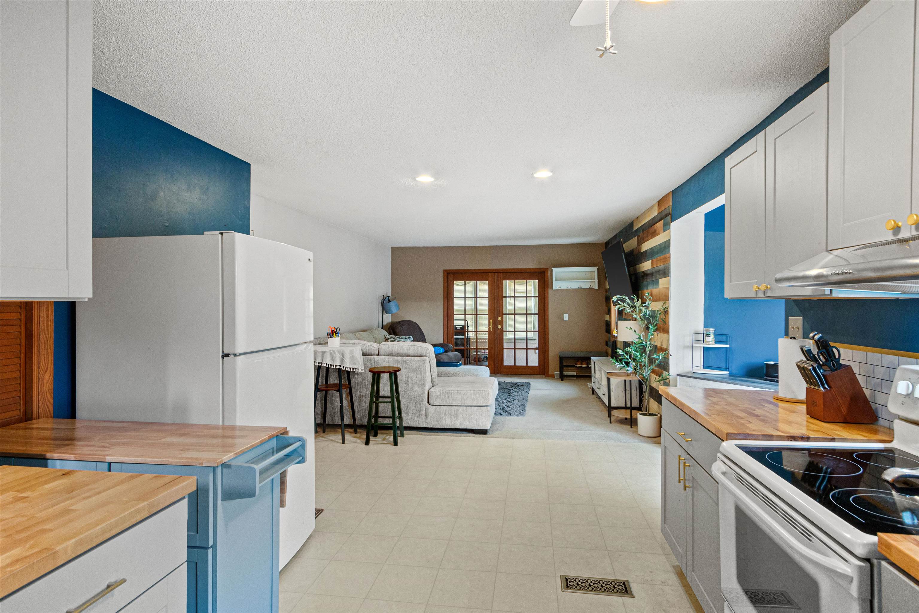 1101 FRANCIS STREET, Stevens Point, Wisconsin 54481, 3 Bedrooms Bedrooms, ,2 BathroomsBathrooms,Residential,For Sale,1101 FRANCIS STREET,22602183