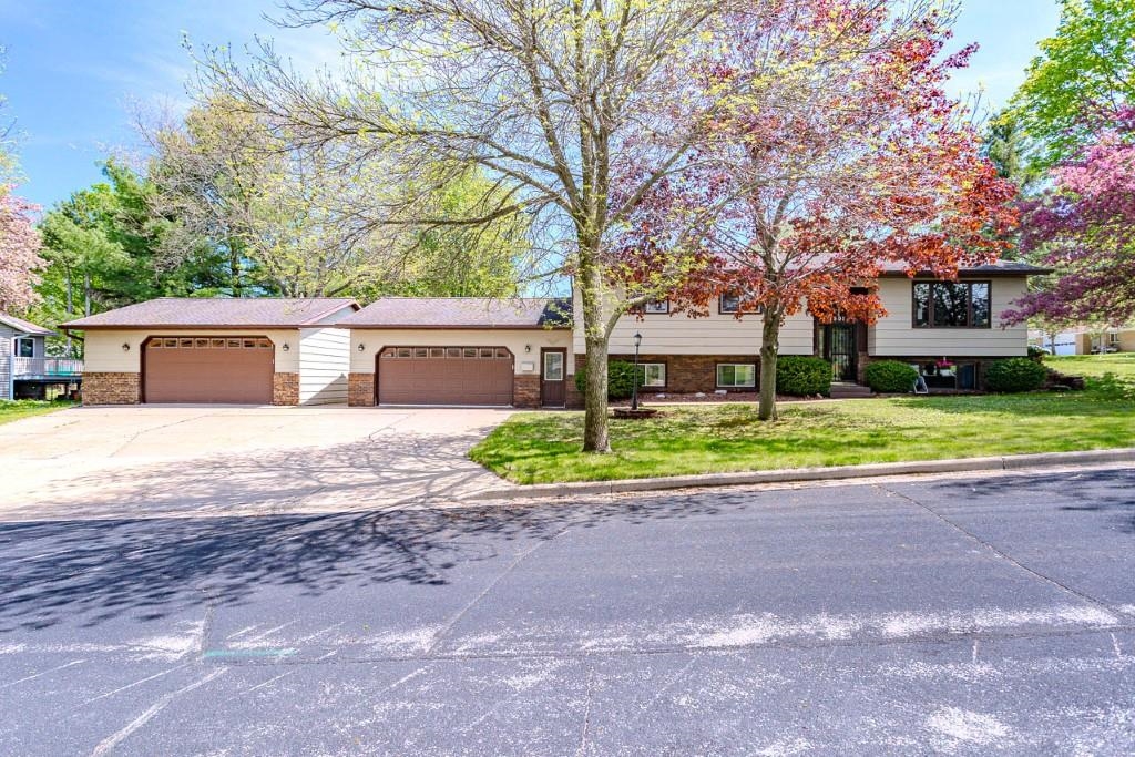 1501 BEECHWOOD DRIVE, Wausau, Wisconsin 54401, 3 Bedrooms Bedrooms, ,2 BathroomsBathrooms,Residential,For Sale,1501 BEECHWOOD DRIVE,22602184