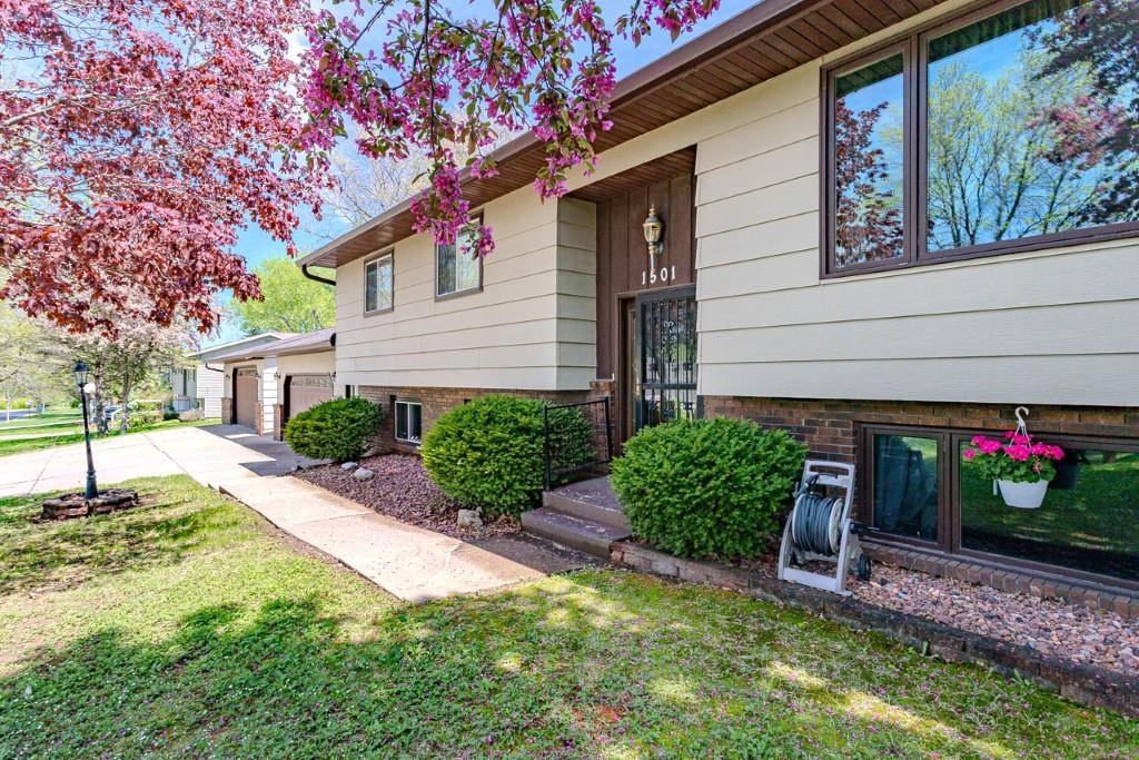 1501 BEECHWOOD DRIVE, Wausau, Wisconsin 54401, 3 Bedrooms Bedrooms, ,2 BathroomsBathrooms,Residential,For Sale,1501 BEECHWOOD DRIVE,22602184