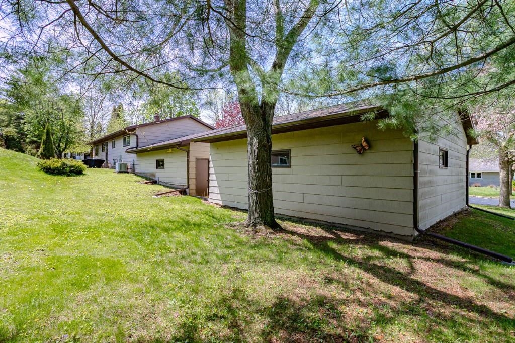 1501 BEECHWOOD DRIVE, Wausau, Wisconsin 54401, 3 Bedrooms Bedrooms, ,2 BathroomsBathrooms,Residential,For Sale,1501 BEECHWOOD DRIVE,22602184