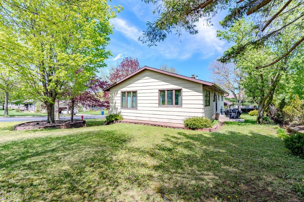 1501 BEECHWOOD DRIVE, Wausau, Wisconsin 54401, 3 Bedrooms Bedrooms, ,2 BathroomsBathrooms,Residential,For Sale,1501 BEECHWOOD DRIVE,22602184