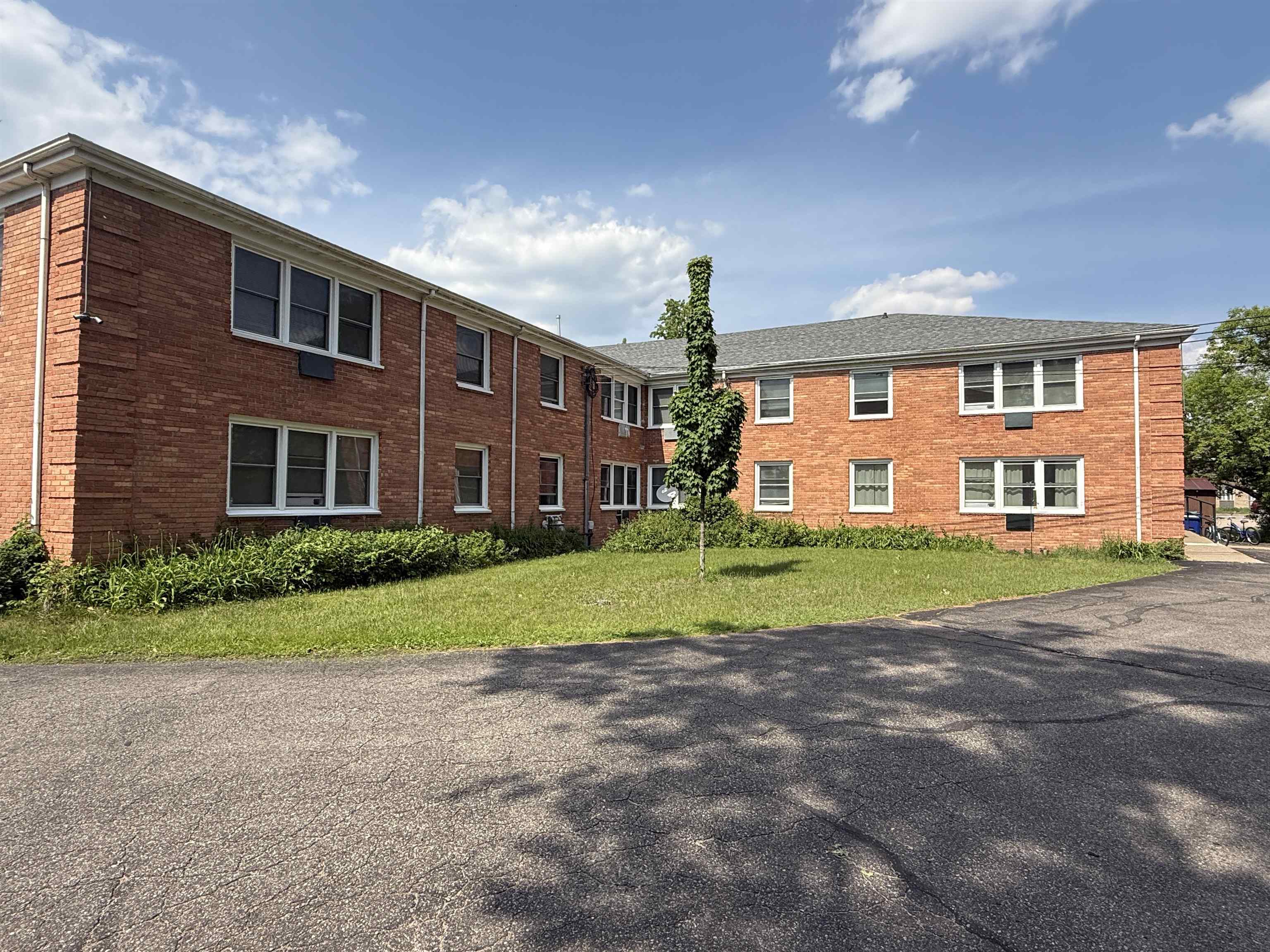 3701 ROBERT PLACE, Stevens Point, Wisconsin 54481, 2 Bedrooms Bedrooms, 6 Rooms Rooms,1 BathroomBathrooms,Multi-family,For Sale,3701 ROBERT PLACE,22602185