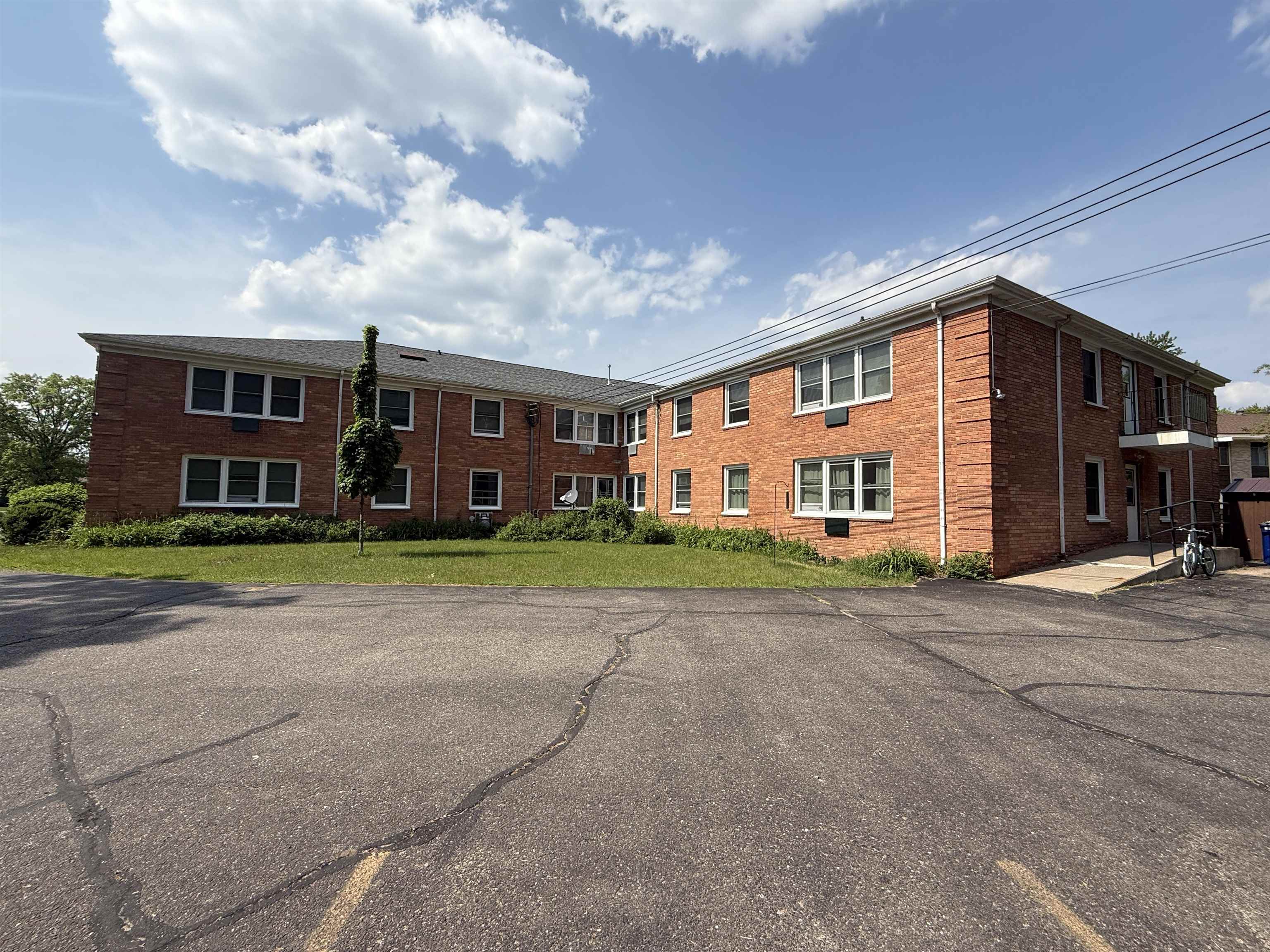3701 ROBERT PLACE, Stevens Point, Wisconsin 54481, 2 Bedrooms Bedrooms, 6 Rooms Rooms,1 BathroomBathrooms,Multi-family,For Sale,3701 ROBERT PLACE,22602185