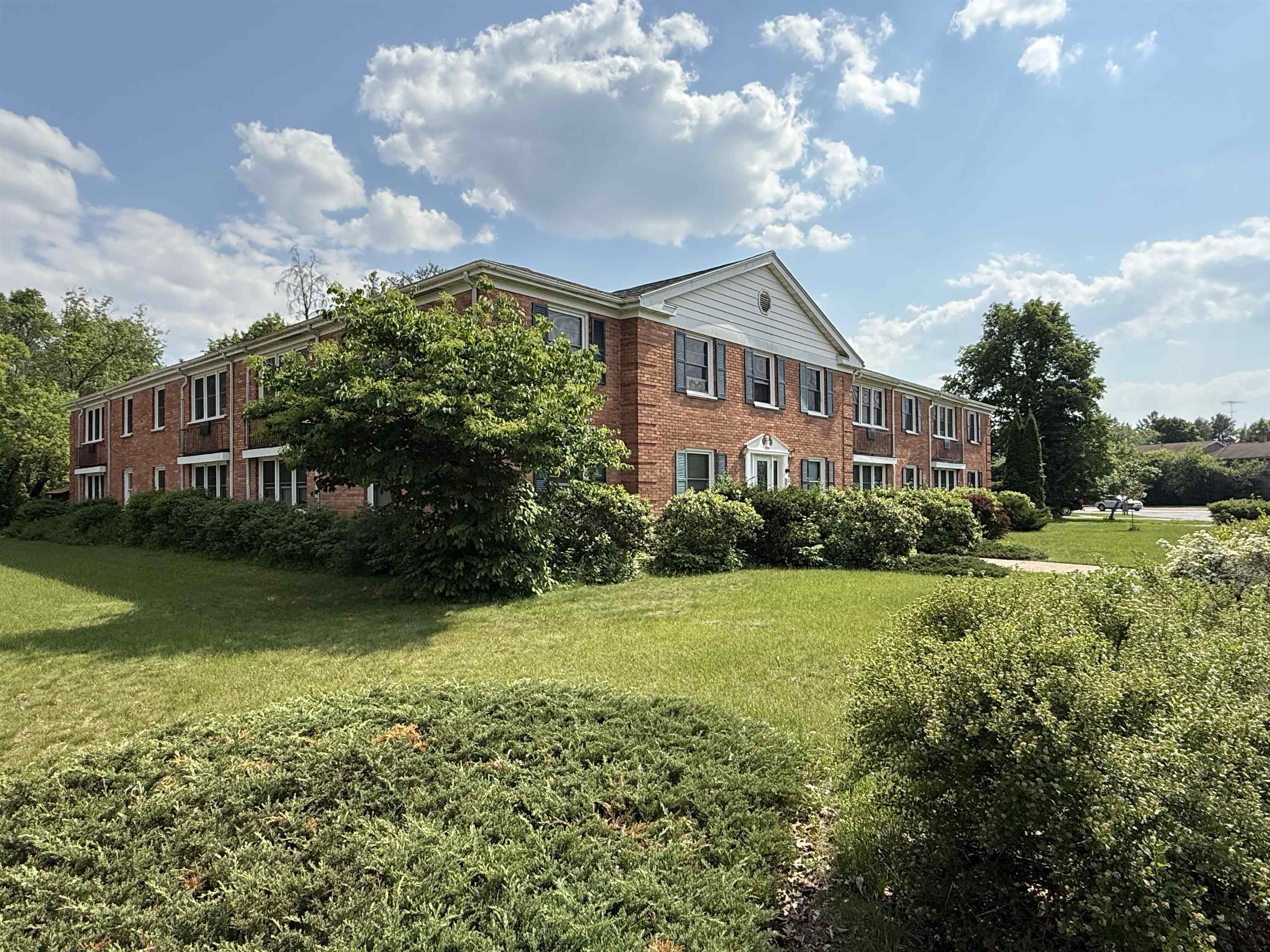 3701 ROBERT PLACE, Stevens Point, Wisconsin 54481, 2 Bedrooms Bedrooms, 6 Rooms Rooms,1 BathroomBathrooms,Multi-family,For Sale,3701 ROBERT PLACE,22602185