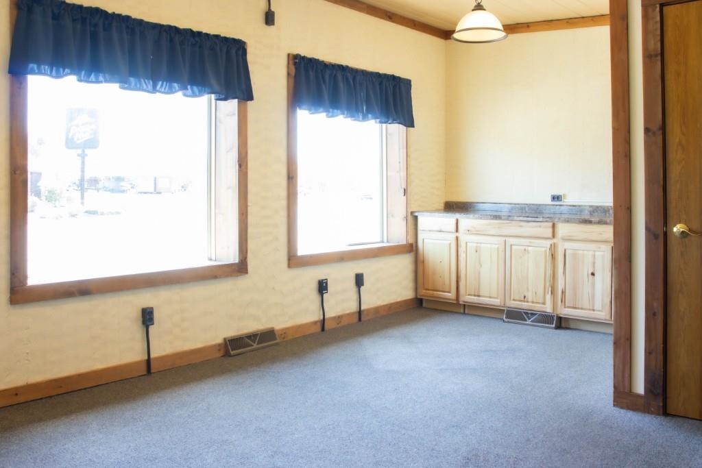 906 N CENTER AVENUE, Merrill, Wisconsin 54452, ,Commercial/industrial,For Sale,906 N CENTER AVENUE,22602188