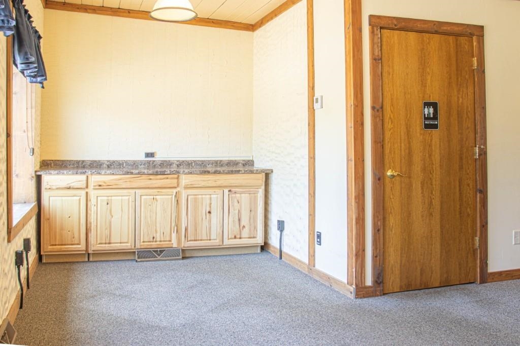 906 N CENTER AVENUE, Merrill, Wisconsin 54452, ,Commercial/industrial,For Sale,906 N CENTER AVENUE,22602188
