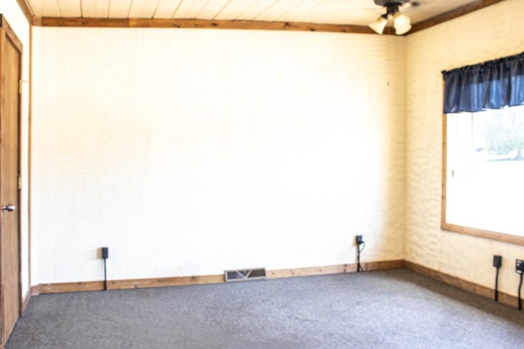 906 N CENTER AVENUE, Merrill, Wisconsin 54452, ,Commercial/industrial,For Sale,906 N CENTER AVENUE,22602188