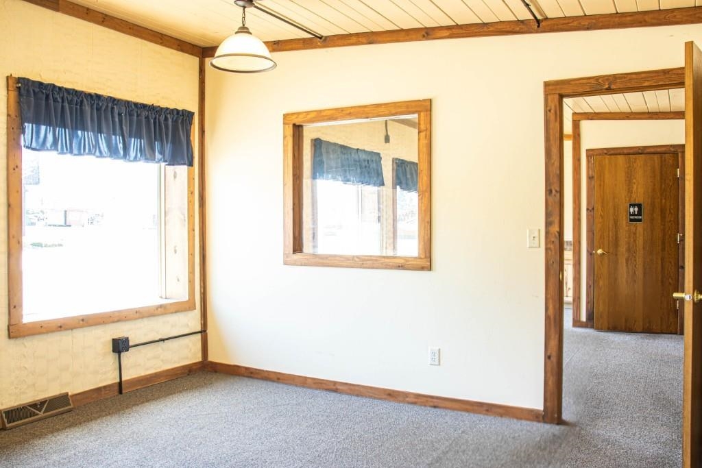906 N CENTER AVENUE, Merrill, Wisconsin 54452, ,Commercial/industrial,For Sale,906 N CENTER AVENUE,22602188