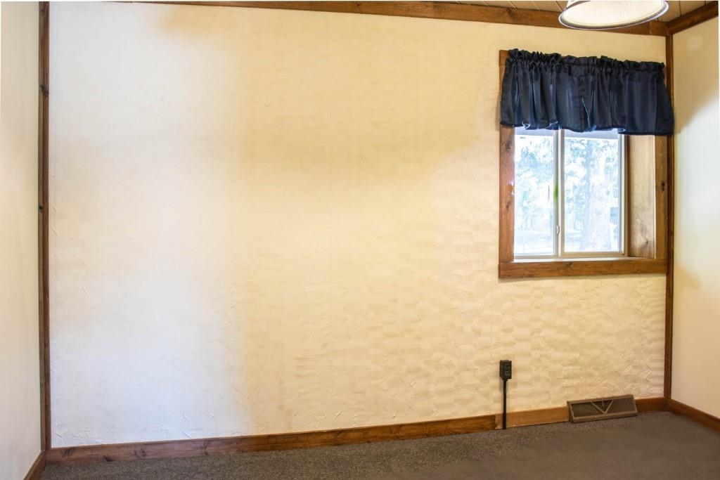 906 N CENTER AVENUE, Merrill, Wisconsin 54452, ,Commercial/industrial,For Sale,906 N CENTER AVENUE,22602188