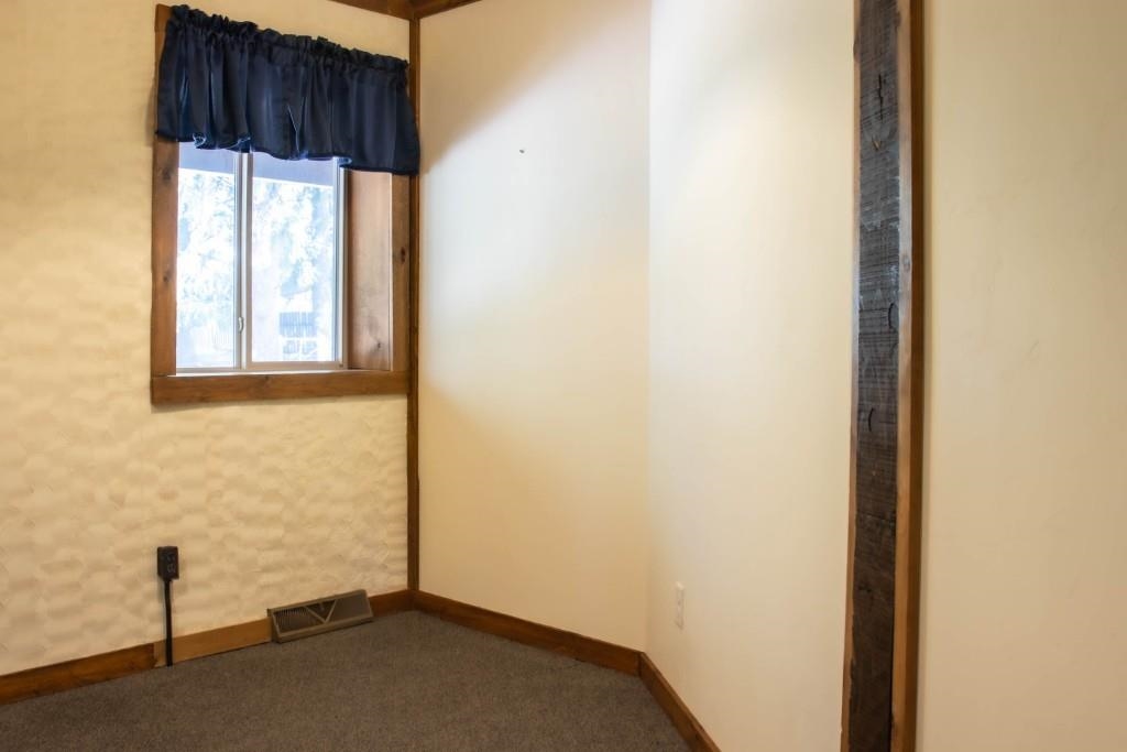 906 N CENTER AVENUE, Merrill, Wisconsin 54452, ,Commercial/industrial,For Sale,906 N CENTER AVENUE,22602188
