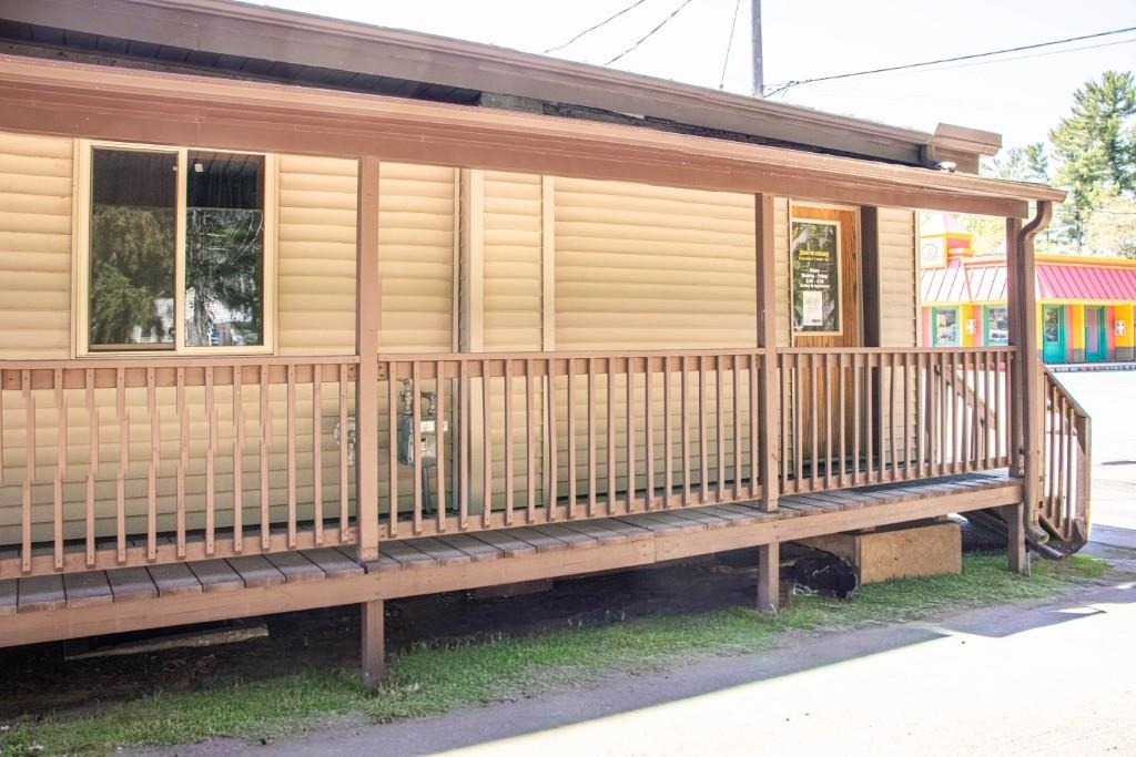 906 N CENTER AVENUE, Merrill, Wisconsin 54452, ,Commercial/industrial,For Sale,906 N CENTER AVENUE,22602188