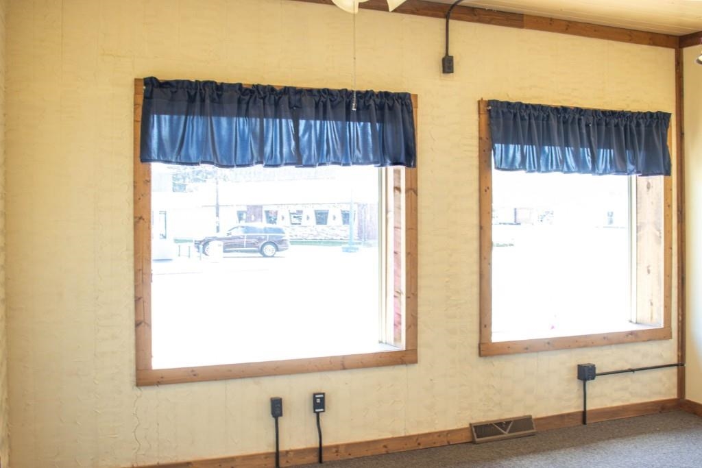906 N CENTER AVENUE, Merrill, Wisconsin 54452, ,Commercial/industrial,For Sale,906 N CENTER AVENUE,22602188