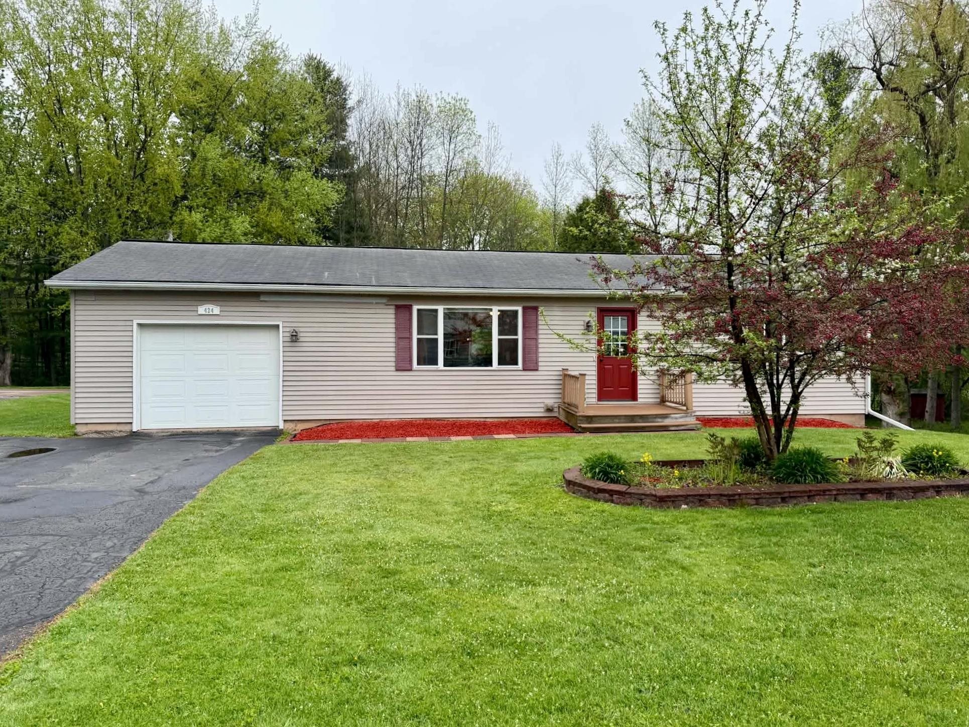424 BILLINGS AVENUE, Medford, Wisconsin 54451, 3 Bedrooms Bedrooms, ,2 BathroomsBathrooms,Residential,For Sale,424 BILLINGS AVENUE,22602190