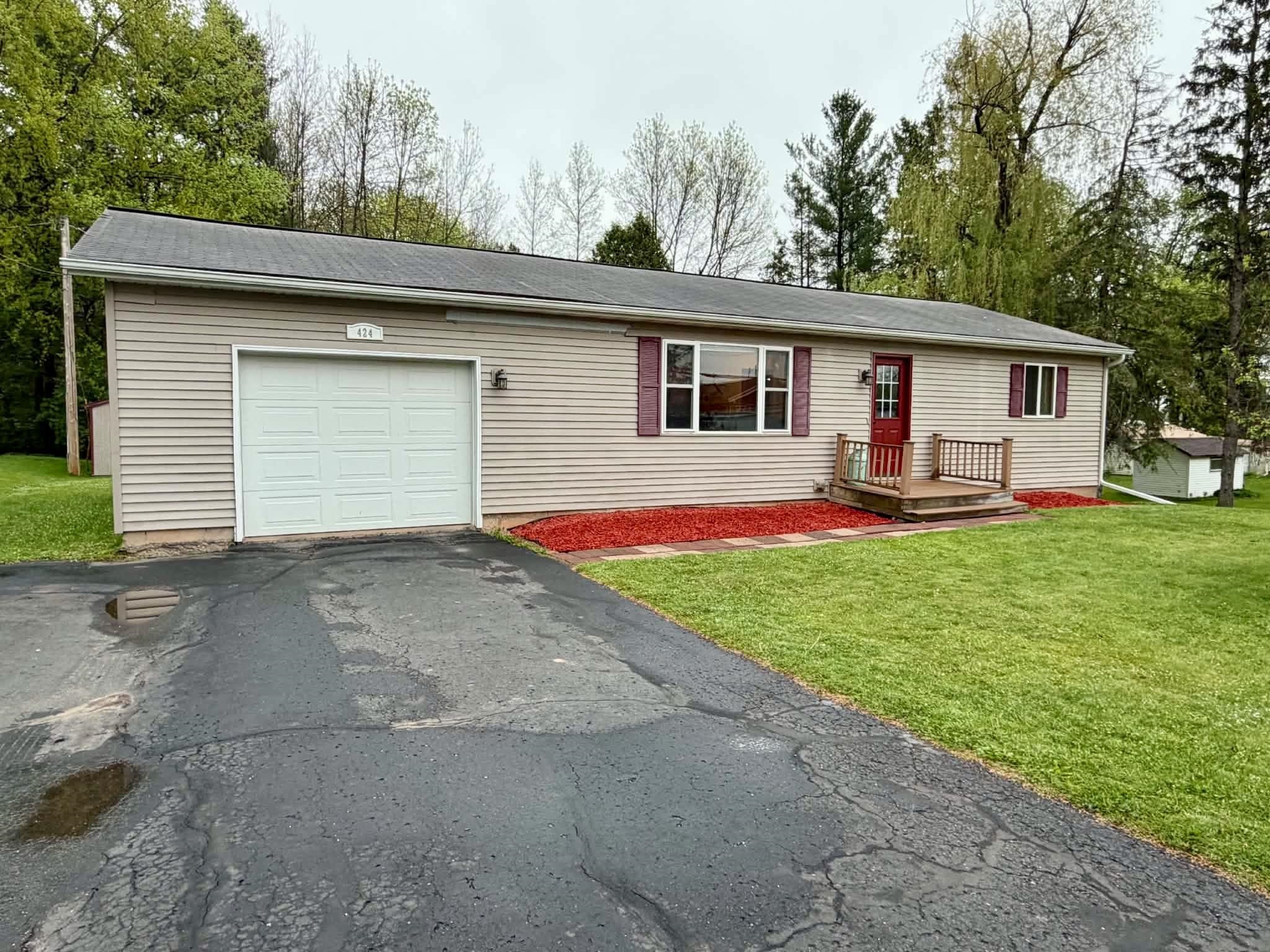 424 BILLINGS AVENUE, Medford, Wisconsin 54451, 3 Bedrooms Bedrooms, ,2 BathroomsBathrooms,Residential,For Sale,424 BILLINGS AVENUE,22602190